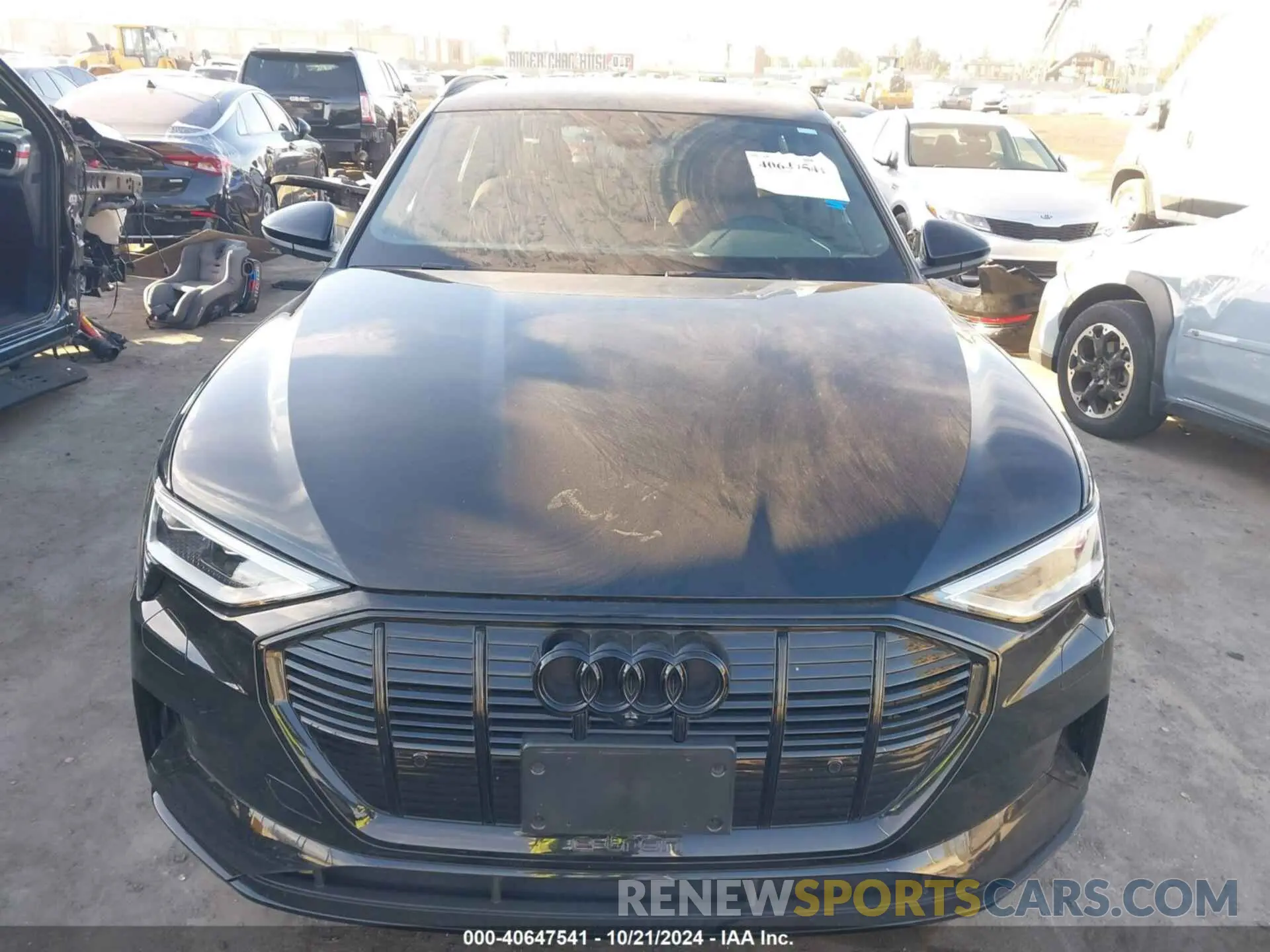 13 fotografías del automóvil dañado WA1AAAGE9PB025349 AUDI E-TRON 2023