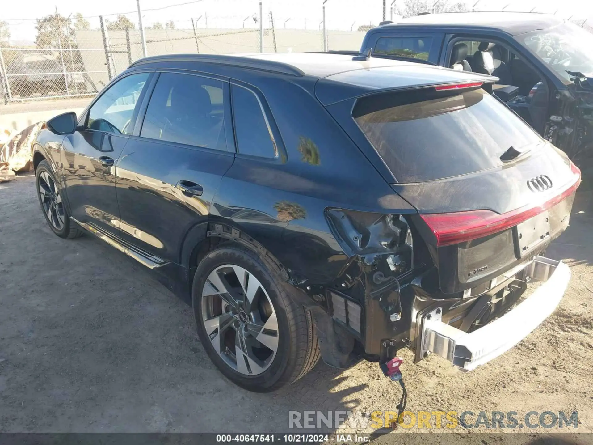 3 fotografías del automóvil dañado WA1AAAGE9PB025349 AUDI E-TRON 2023