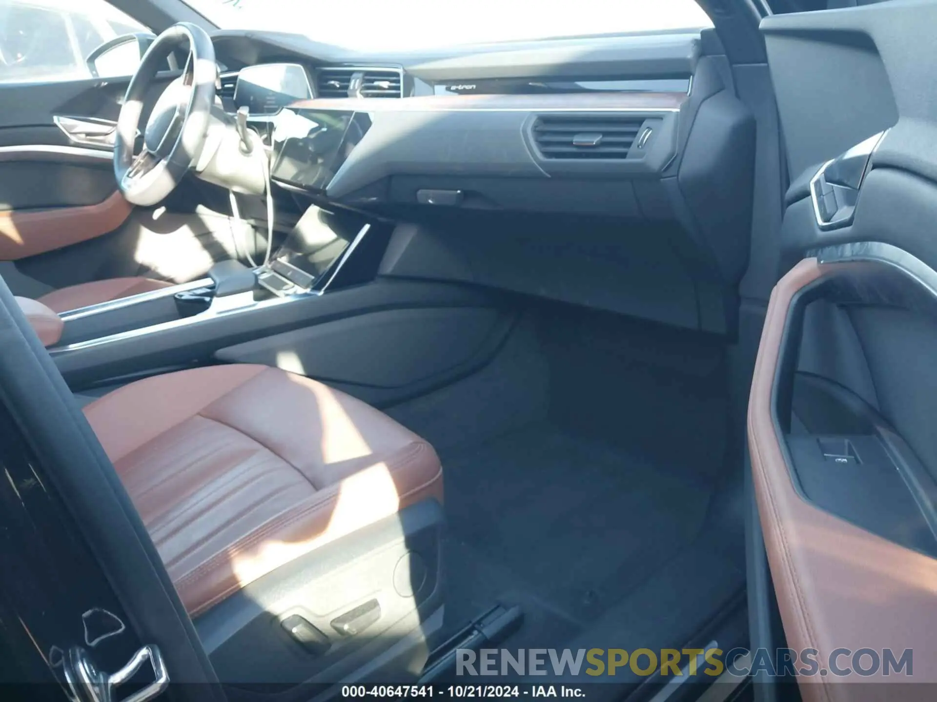 5 fotografías del automóvil dañado WA1AAAGE9PB025349 AUDI E-TRON 2023