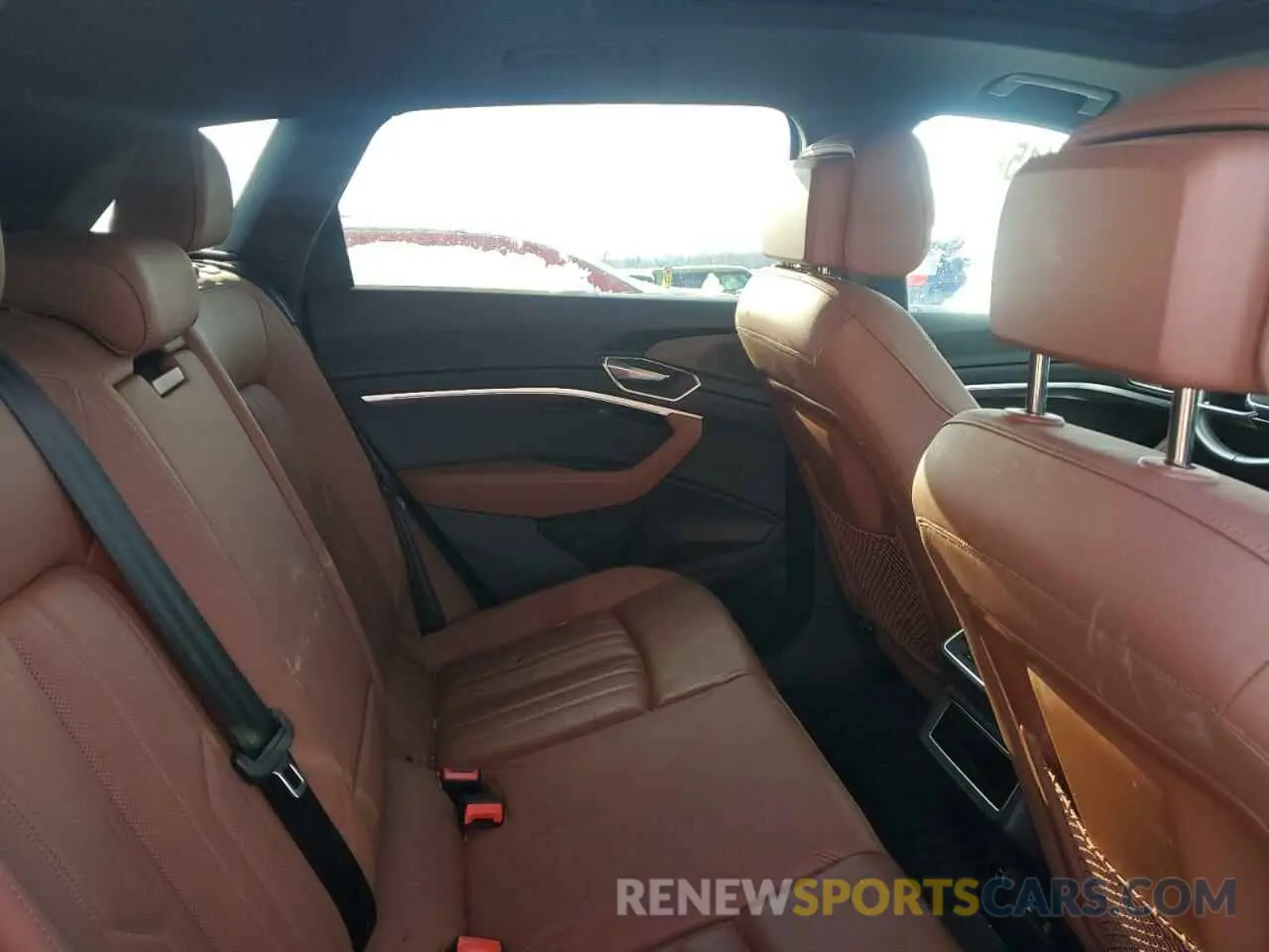 11 fotografías del automóvil dañado WA1LAAGE2PB016954 AUDI E-TRON 2023