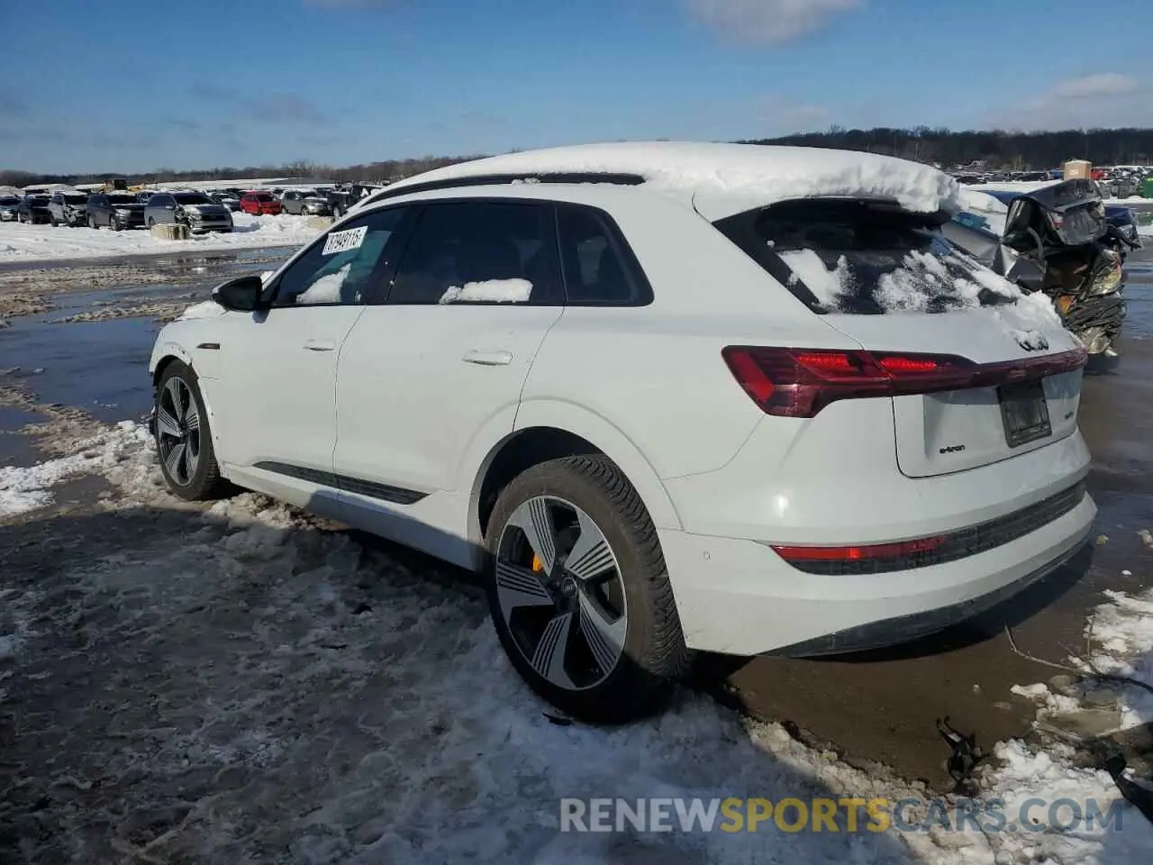2 fotografías del automóvil dañado WA1LAAGE2PB016954 AUDI E-TRON 2023