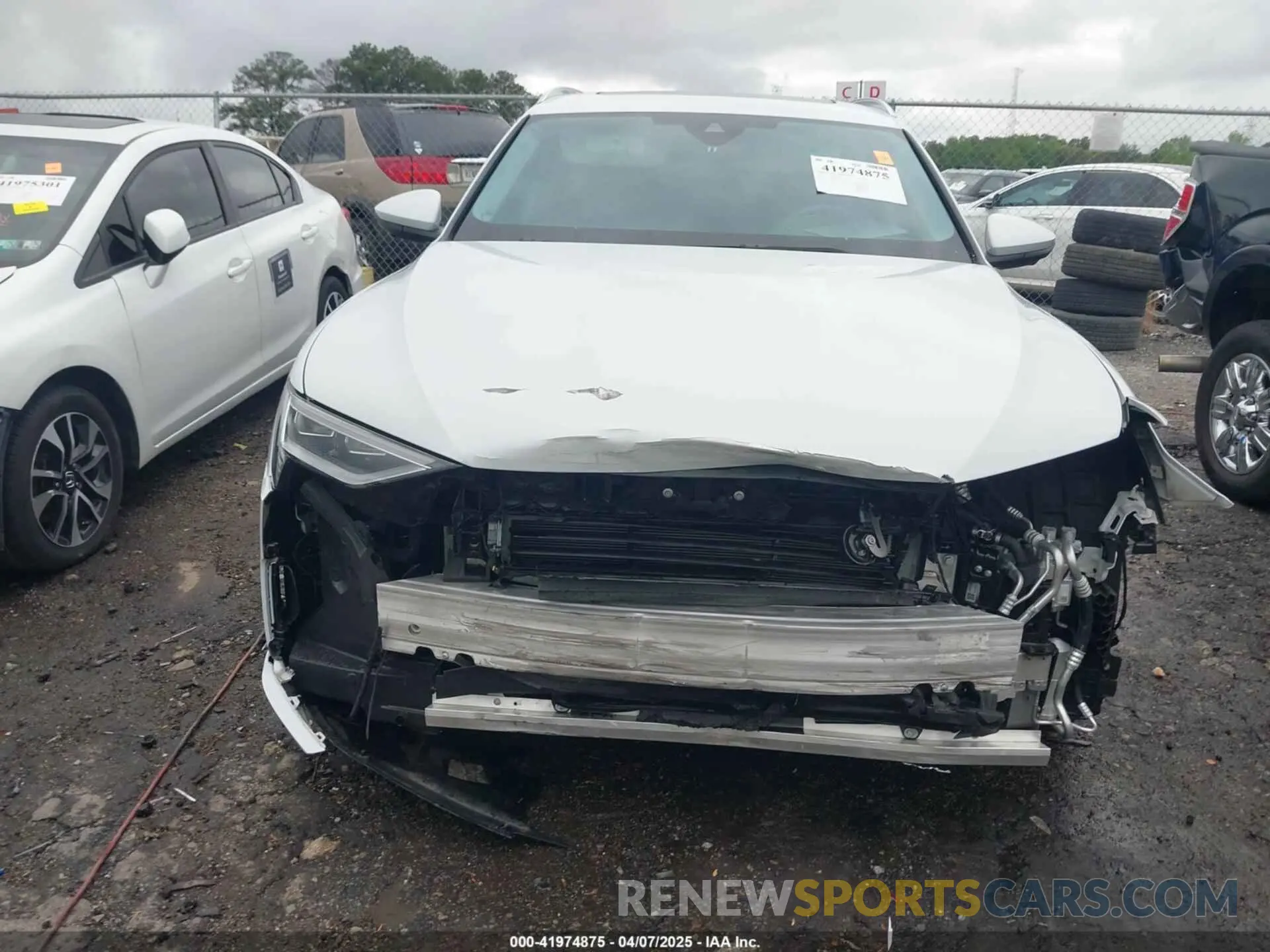 12 fotografías del automóvil dañado WA1LAAGE8PB006137 AUDI E-TRON 2023
