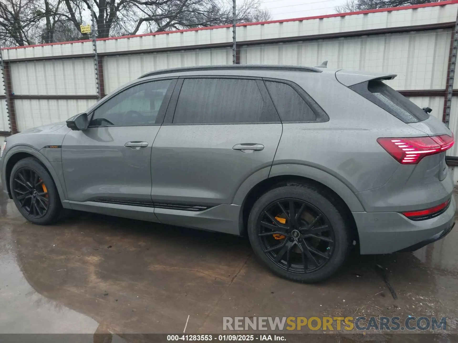 14 fotografías del automóvil dañado WA1VABGE2PB013244 AUDI E-TRON 2023