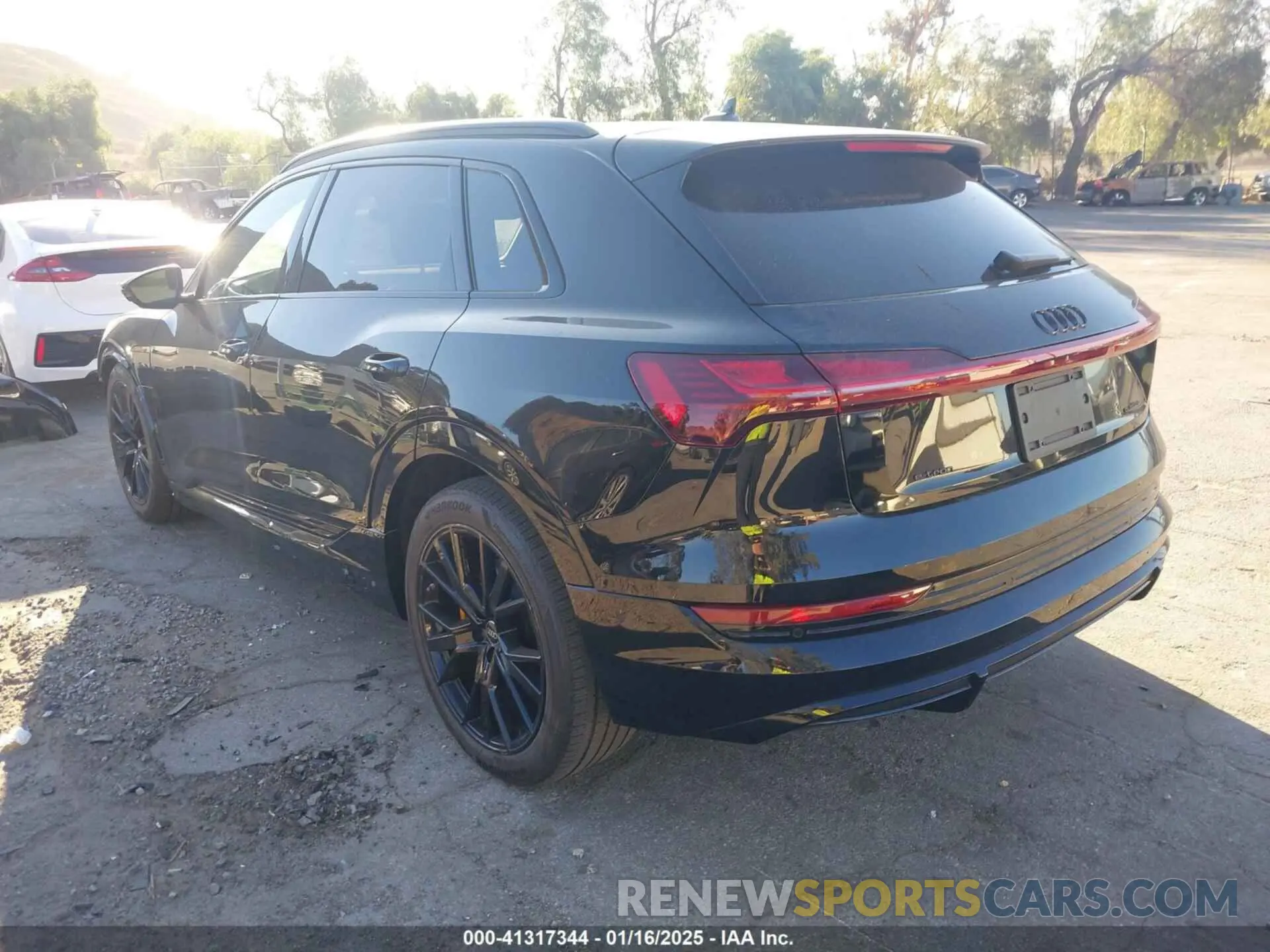 3 fotografías del automóvil dañado WA1VABGE7PB007536 AUDI E-TRON 2023