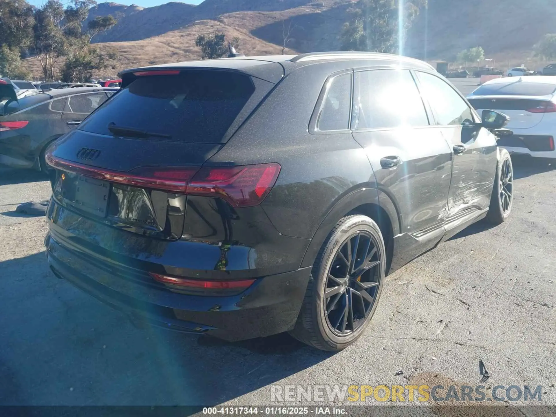 4 fotografías del automóvil dañado WA1VABGE7PB007536 AUDI E-TRON 2023