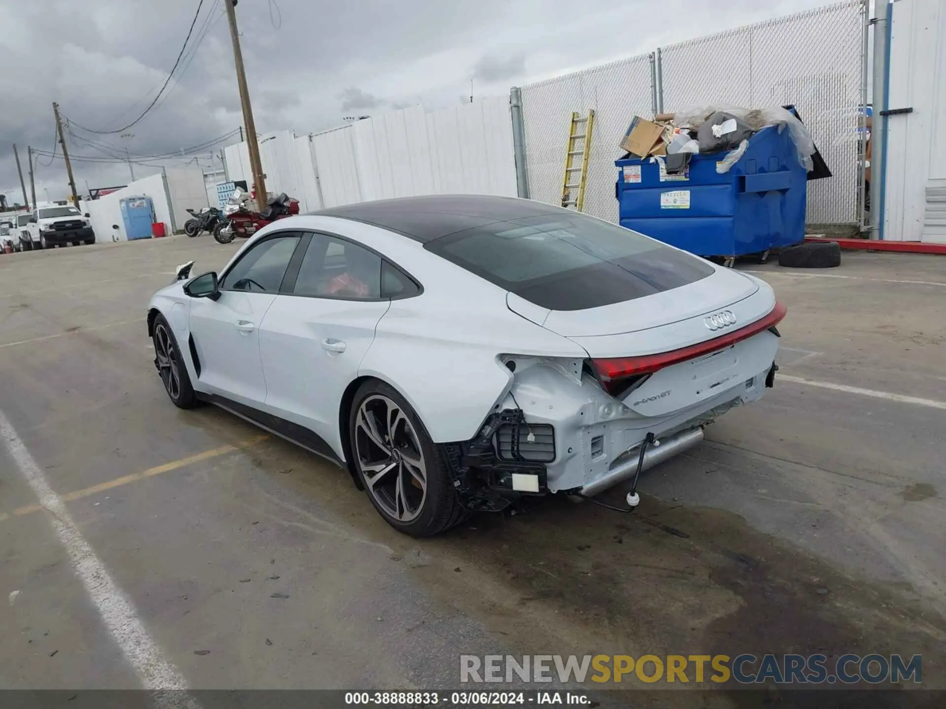 3 fotografías del automóvil dañado WAUEJBFW9N7004683 AUDI E-TRON GT 2022