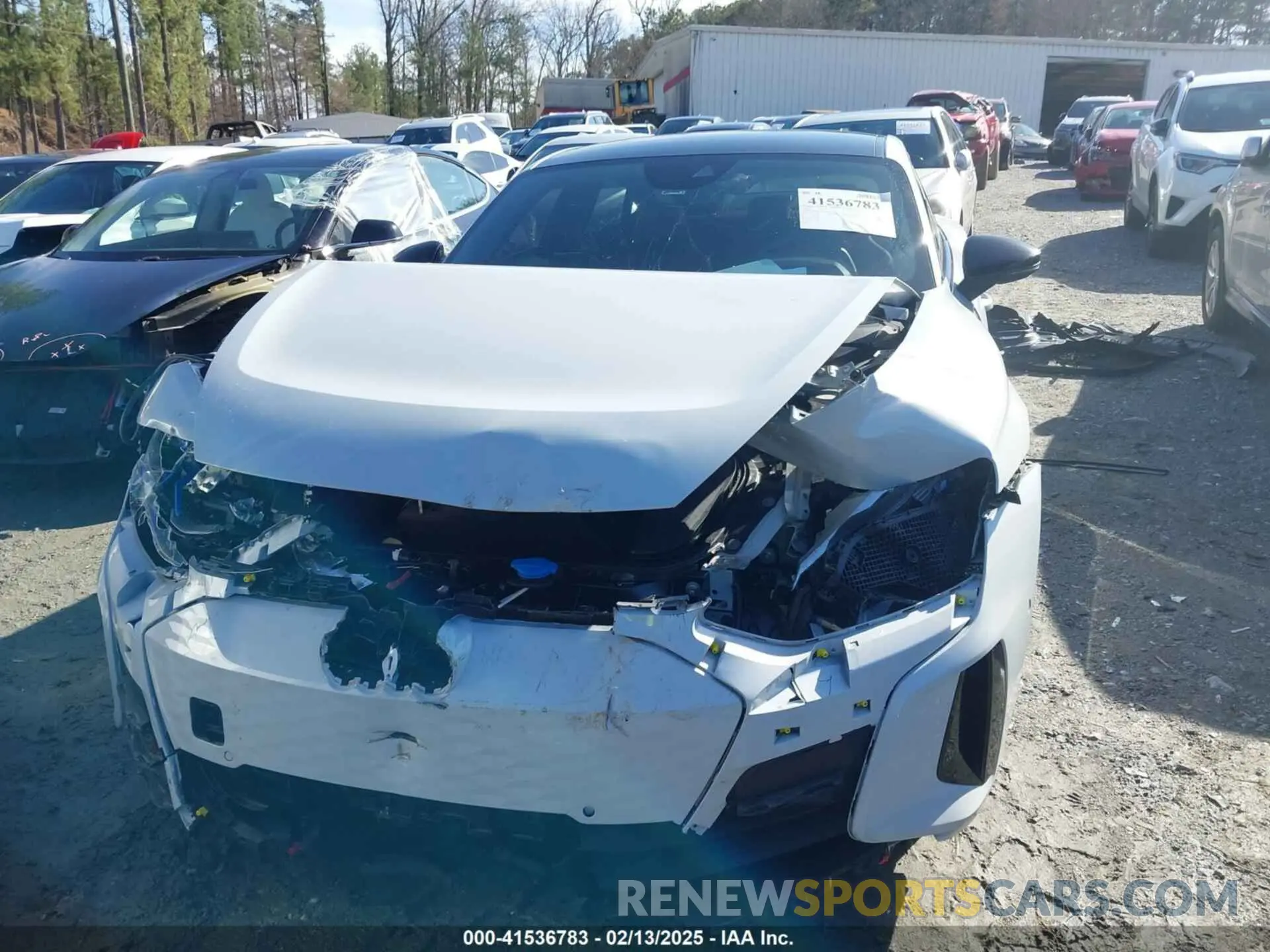 6 fotografías del automóvil dañado WAUEJBFWXN7009696 AUDI E-TRON GT 2022