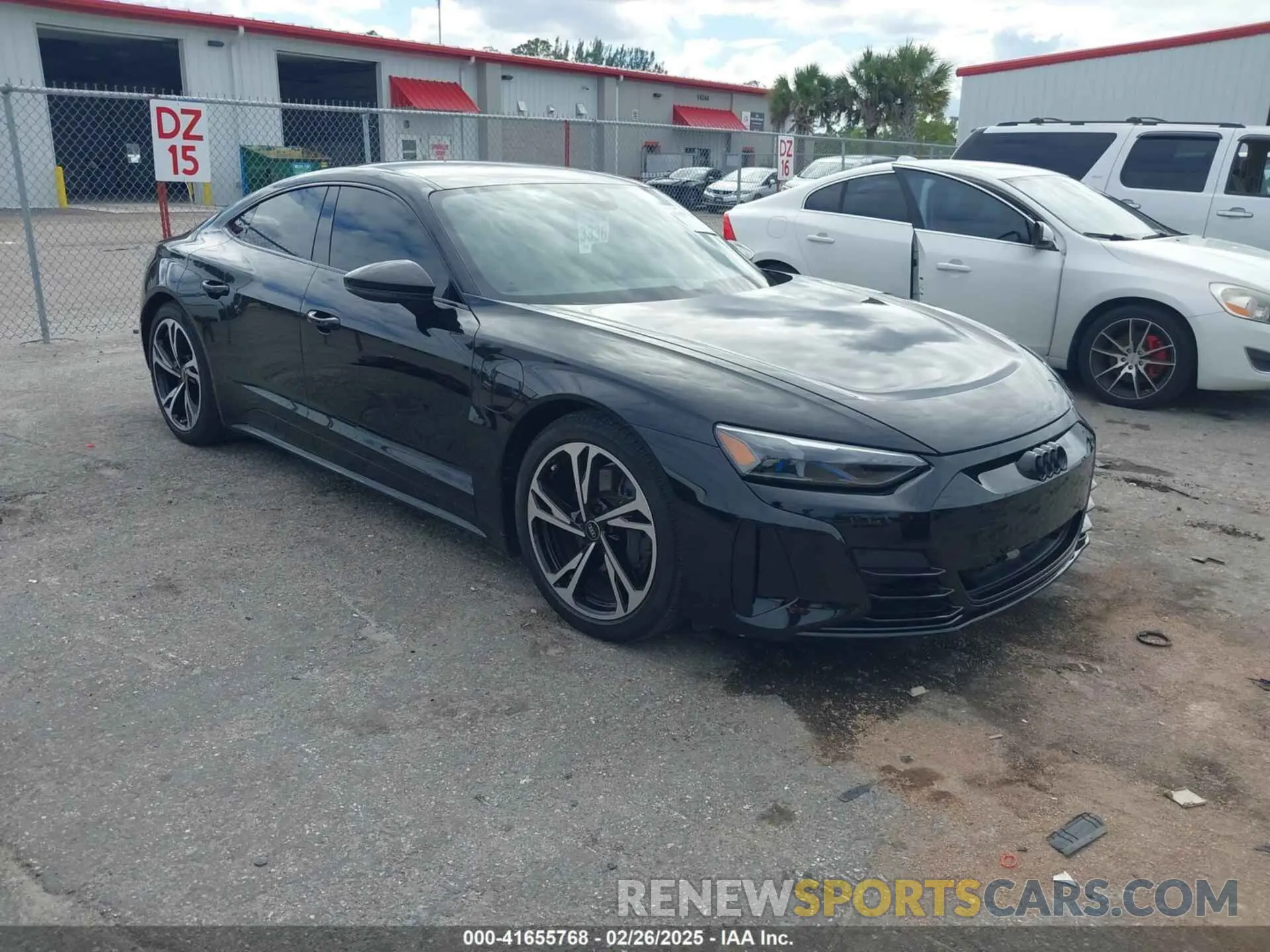 1 fotografías del automóvil dañado WAUCJBFW3P7000882 AUDI E-TRON GT 2023