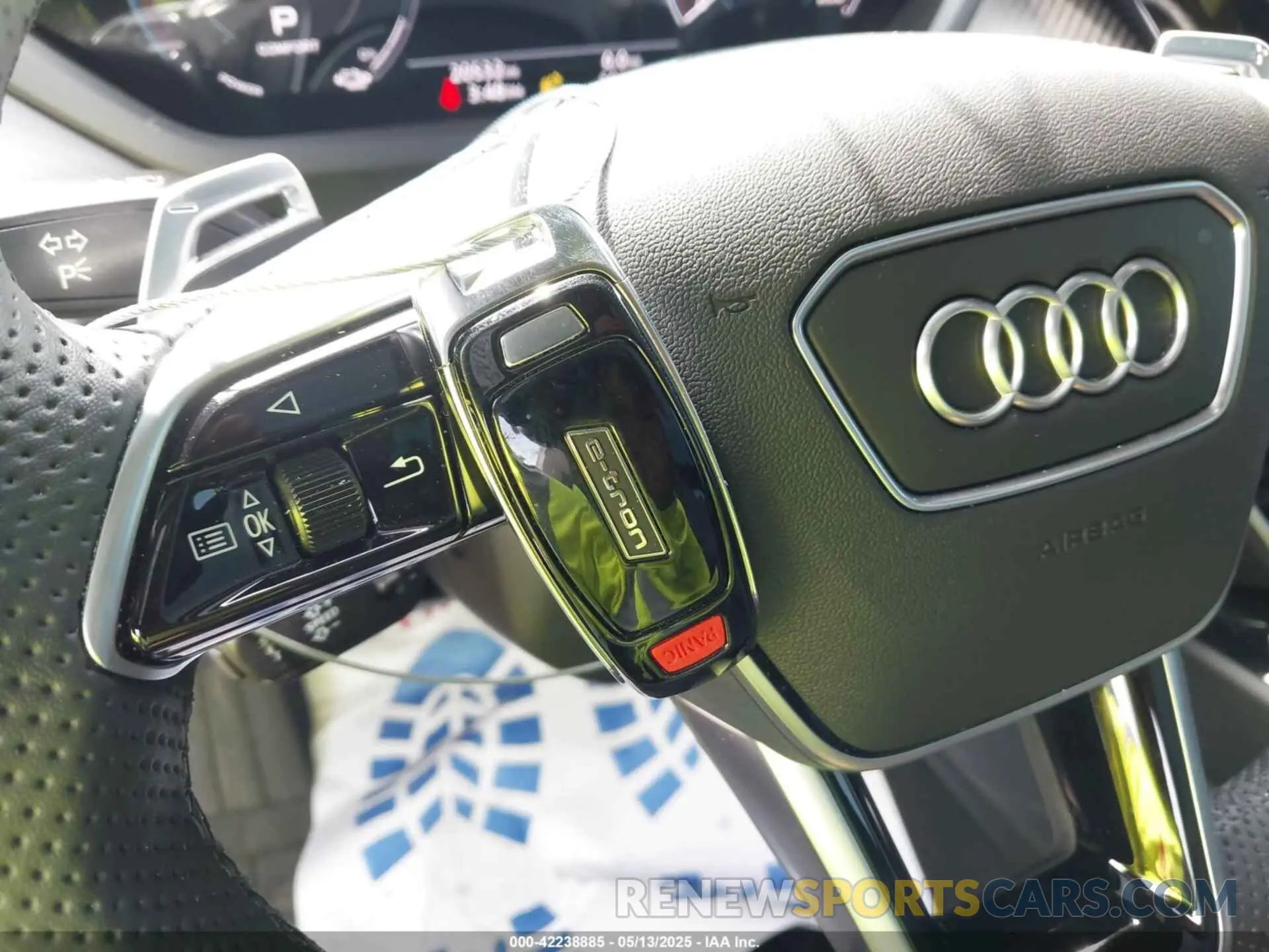 11 fotografías del automóvil dañado WAUCJBFWXP7000992 AUDI E-TRON GT 2023