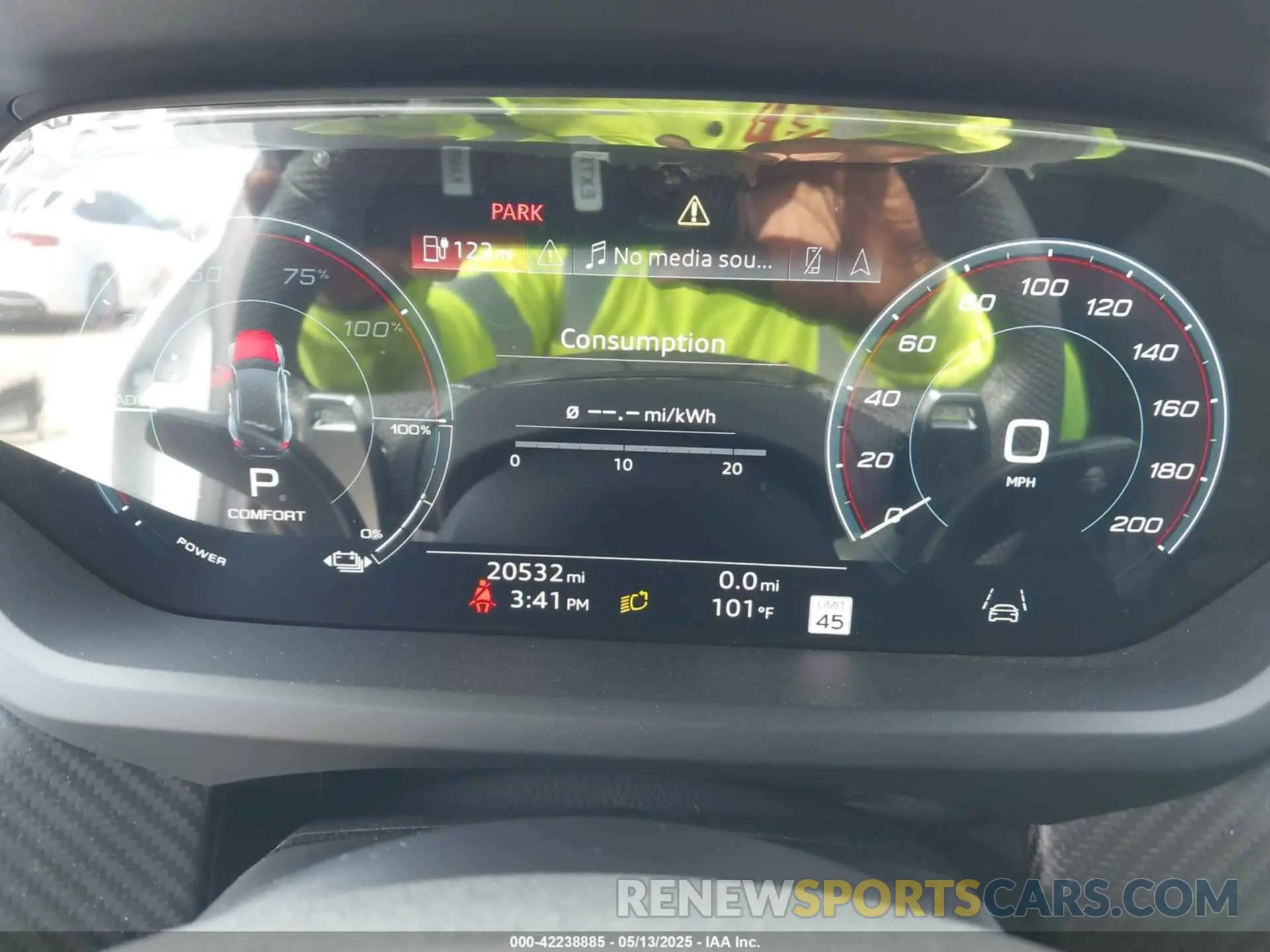 7 fotografías del automóvil dañado WAUCJBFWXP7000992 AUDI E-TRON GT 2023
