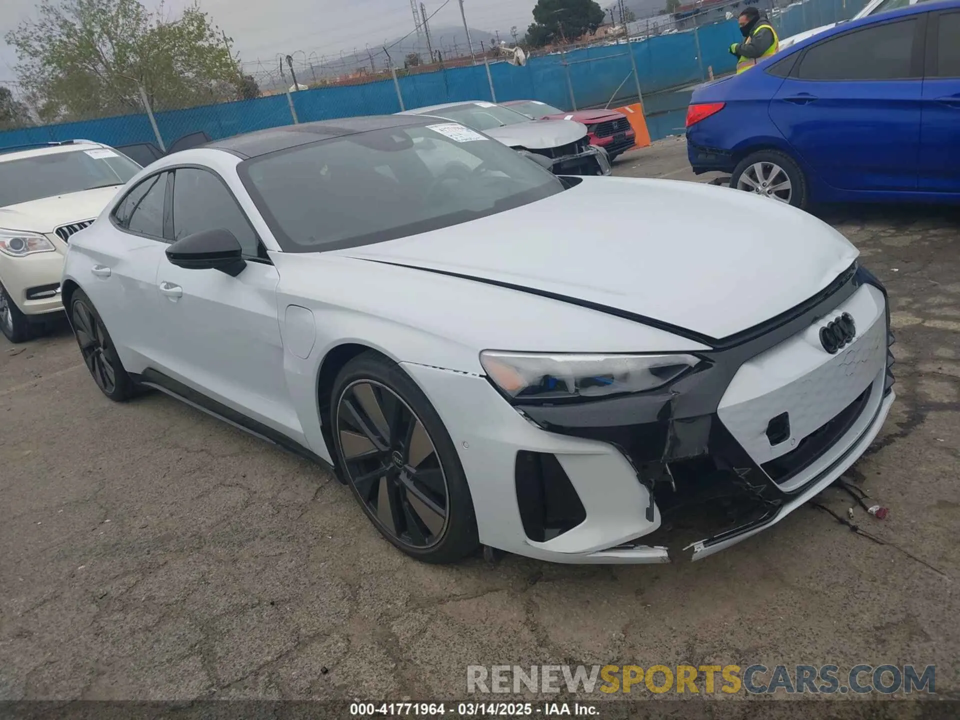 1 fotografías del automóvil dañado WAUEJBFW3P7004116 AUDI E-TRON GT 2023