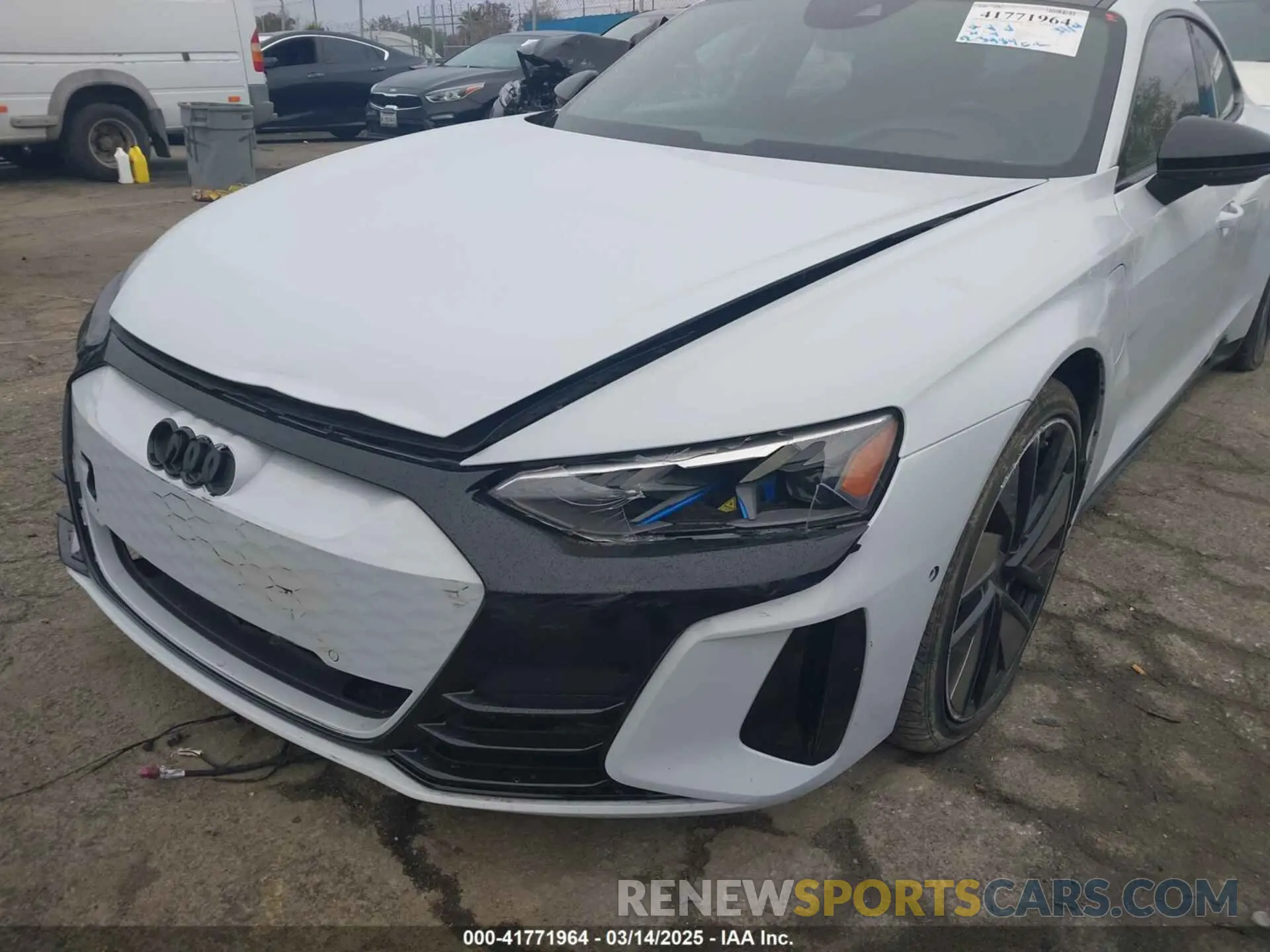 19 fotografías del automóvil dañado WAUEJBFW3P7004116 AUDI E-TRON GT 2023