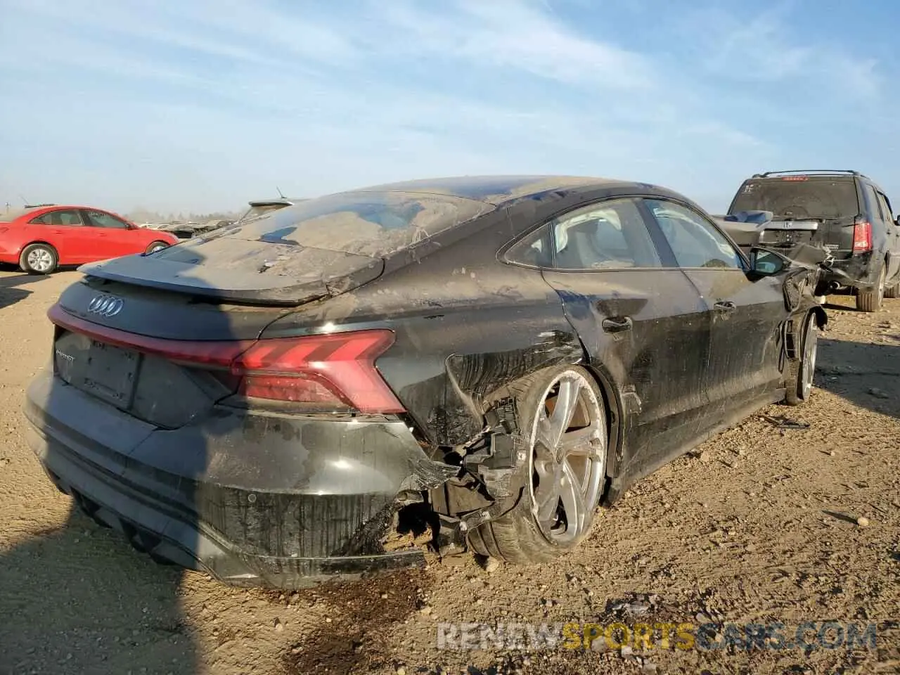 3 fotografías del automóvil dañado WAUFJBFW1P7003924 AUDI E-TRON GT 2023