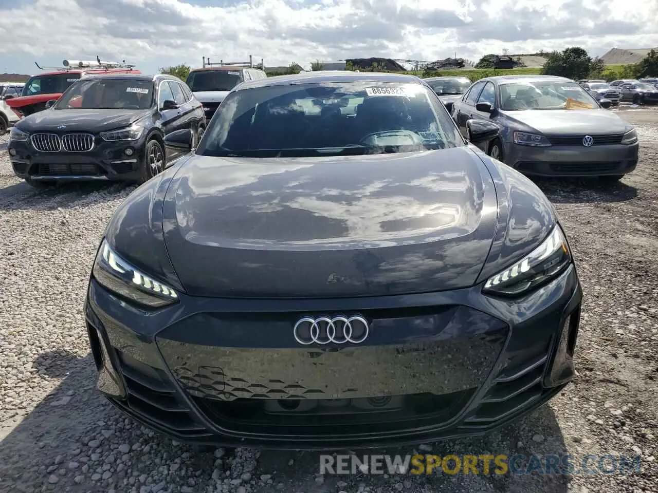 5 fotografías del automóvil dañado WAUFJBFW6P7003532 AUDI E-TRON GT 2023