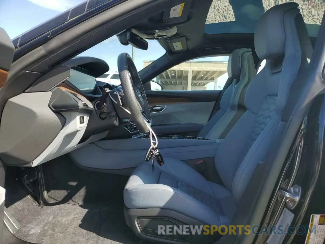 7 fotografías del automóvil dañado WAUFJBFW6P7003532 AUDI E-TRON GT 2023