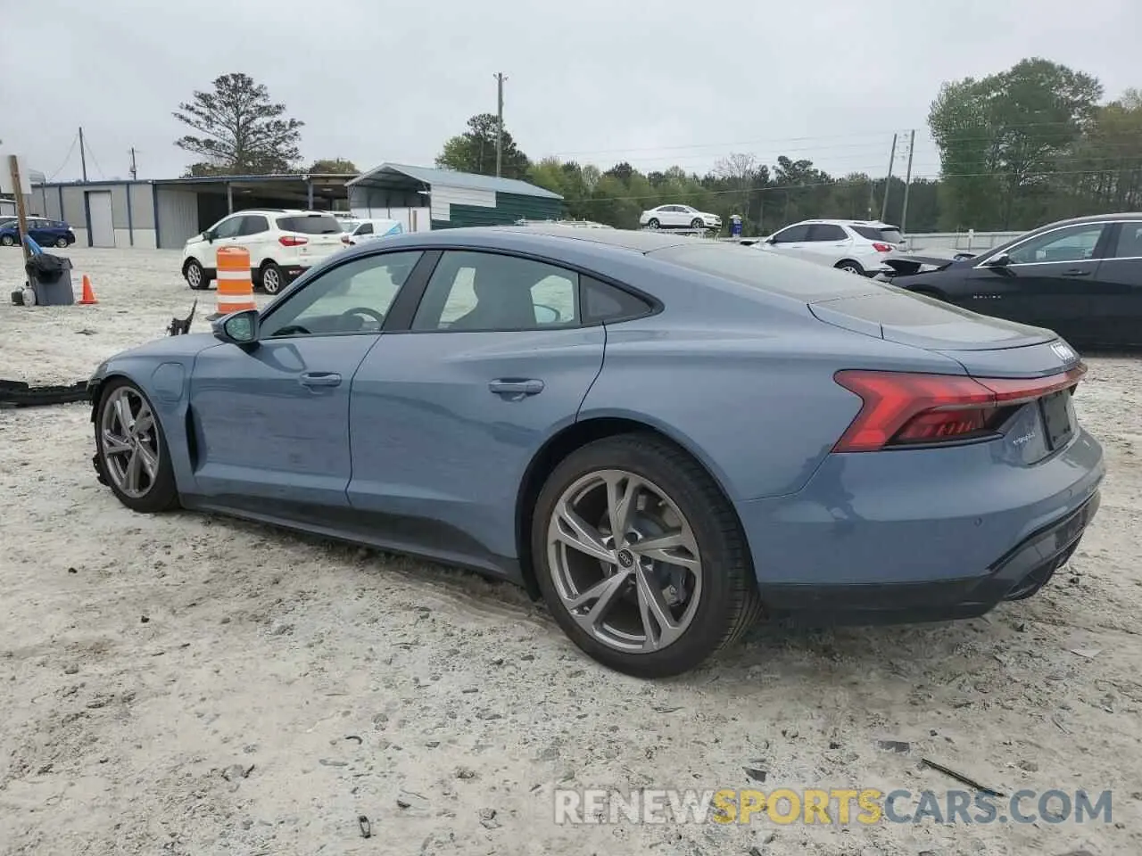 2 fotografías del automóvil dañado WAUFJBFW7P7003765 AUDI E-TRON GT 2023