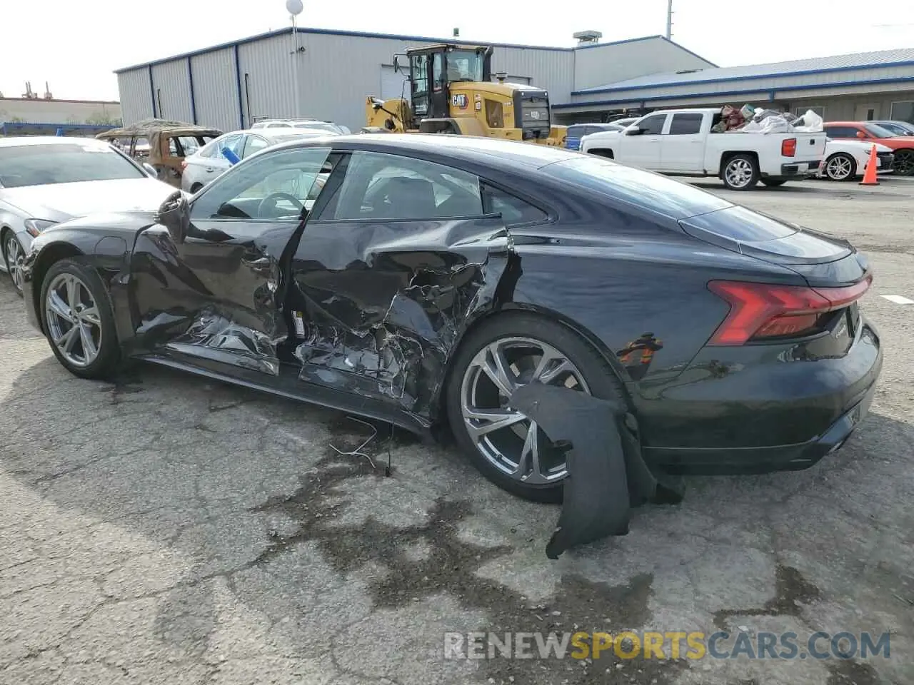 2 fotografías del automóvil dañado WAUFJBFWXP7003131 AUDI E-TRON GT 2023