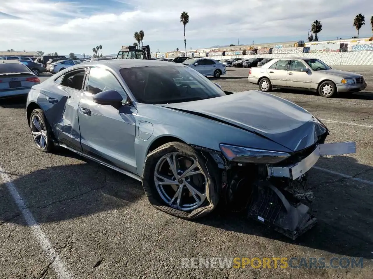 4 fotografías del automóvil dañado WAUFJBFW7R7004689 AUDI E-TRON GT 2024