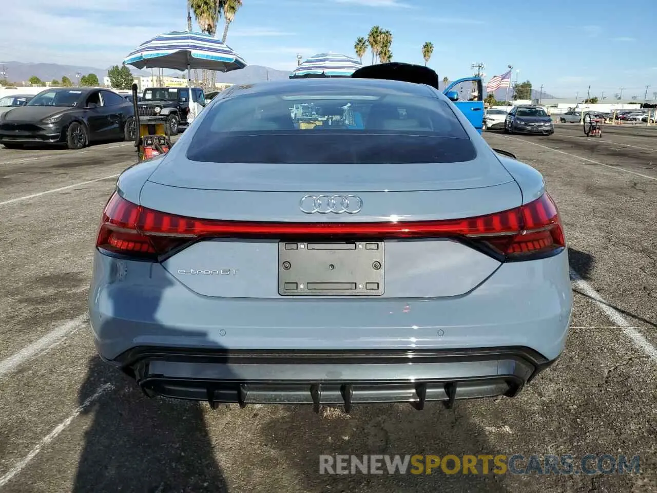 6 fotografías del automóvil dañado WAUFJBFW7R7004689 AUDI E-TRON GT 2024