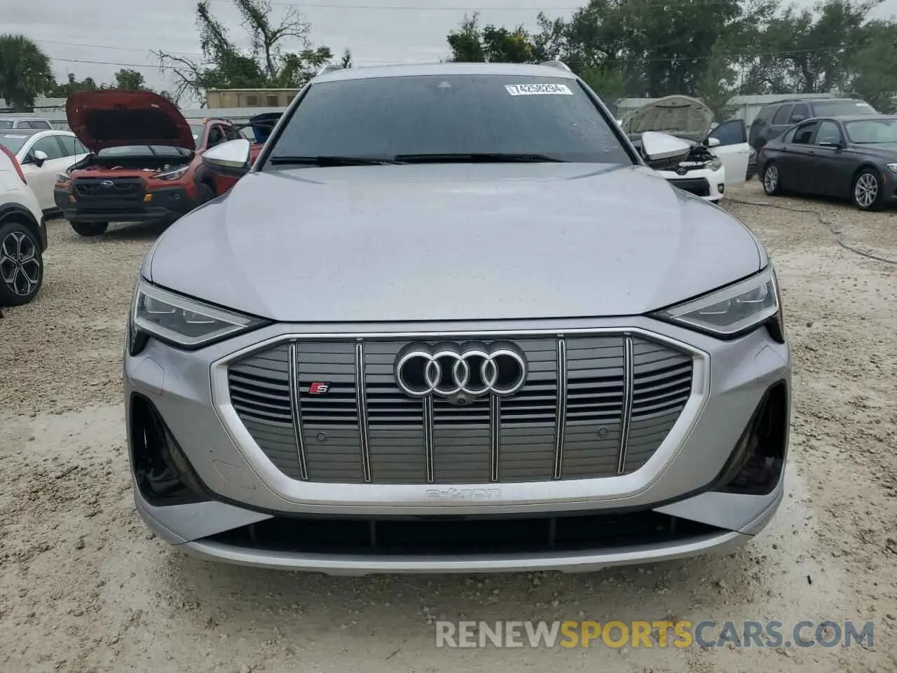 5 fotografías del automóvil dañado WA1ACBGE6NB043580 AUDI E-TRON S P 2022