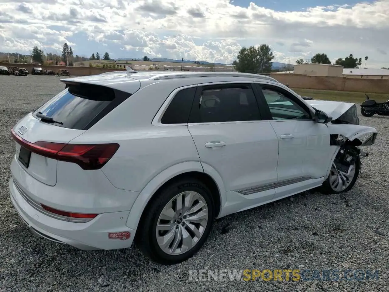 3 fotografías del automóvil dañado WA1VCBGE2NB039009 AUDI E-TRON S P 2022