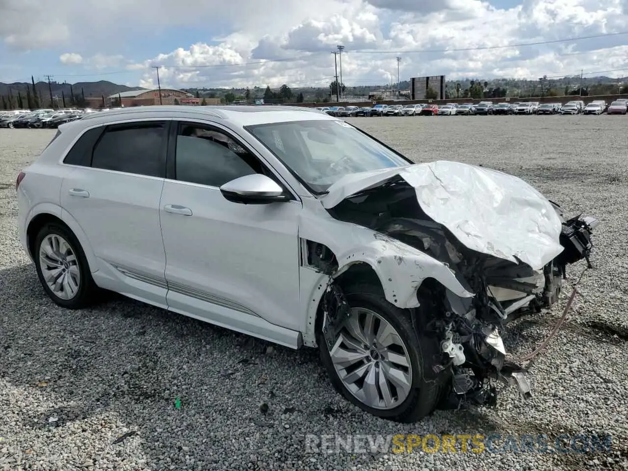 4 fotografías del automóvil dañado WA1VCBGE2NB039009 AUDI E-TRON S P 2022