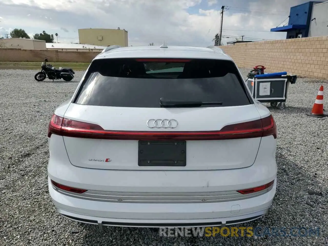6 fotografías del automóvil dañado WA1VCBGE2NB039009 AUDI E-TRON S P 2022
