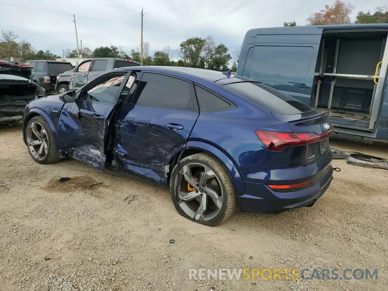 2 fotografías del automóvil dañado WA13CBGE1NB013878 AUDI E-TRON S S 2022