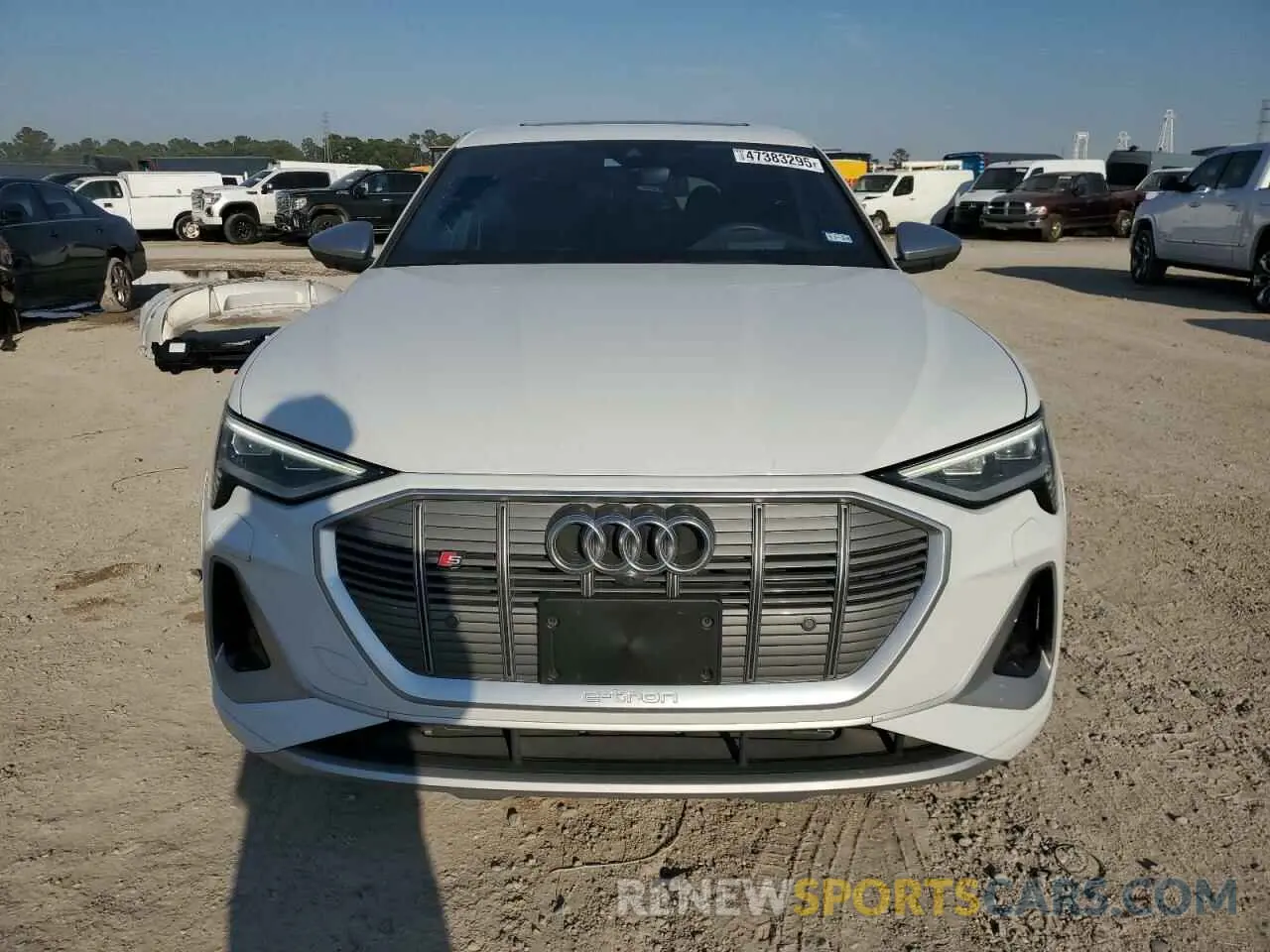 5 fotografías del automóvil dañado WA13CBGE4NB025698 AUDI E-TRON S S 2022