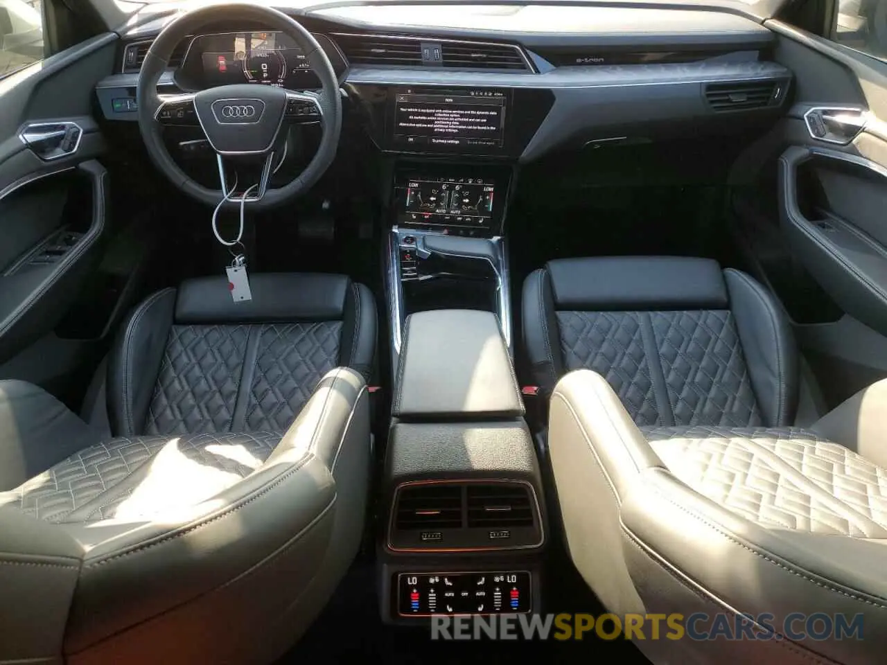 8 fotografías del automóvil dañado WA13CBGE4NB025698 AUDI E-TRON S S 2022