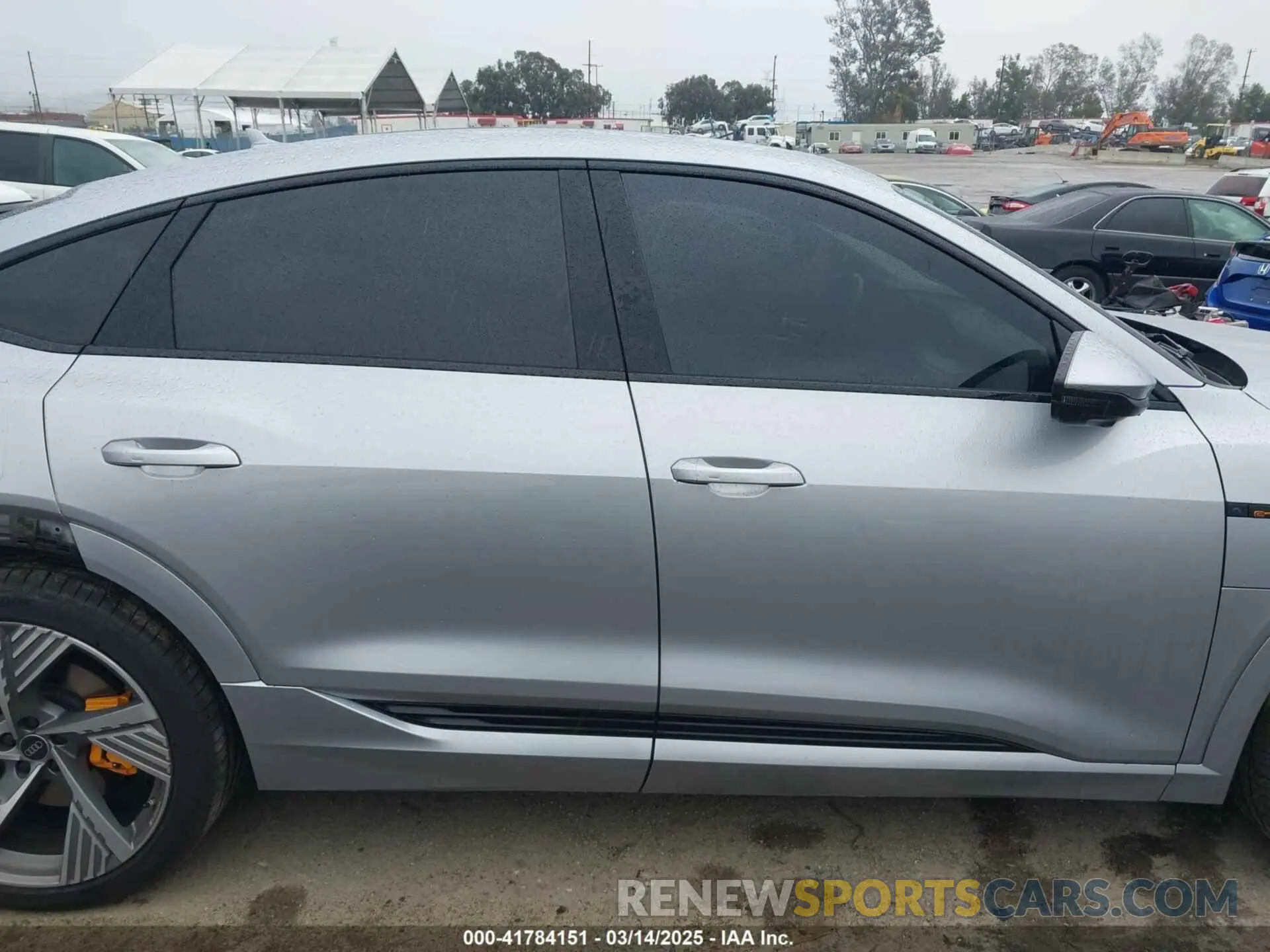 13 fotografías del automóvil dañado WA13AAGE0NB036424 AUDI E-TRON SPORTBACK 2022