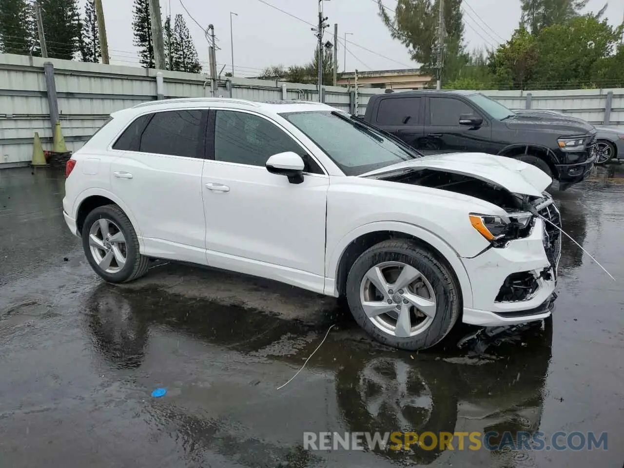 4 fotografías del automóvil dañado WA1AECF32K1073242 AUDI Q3 2019
