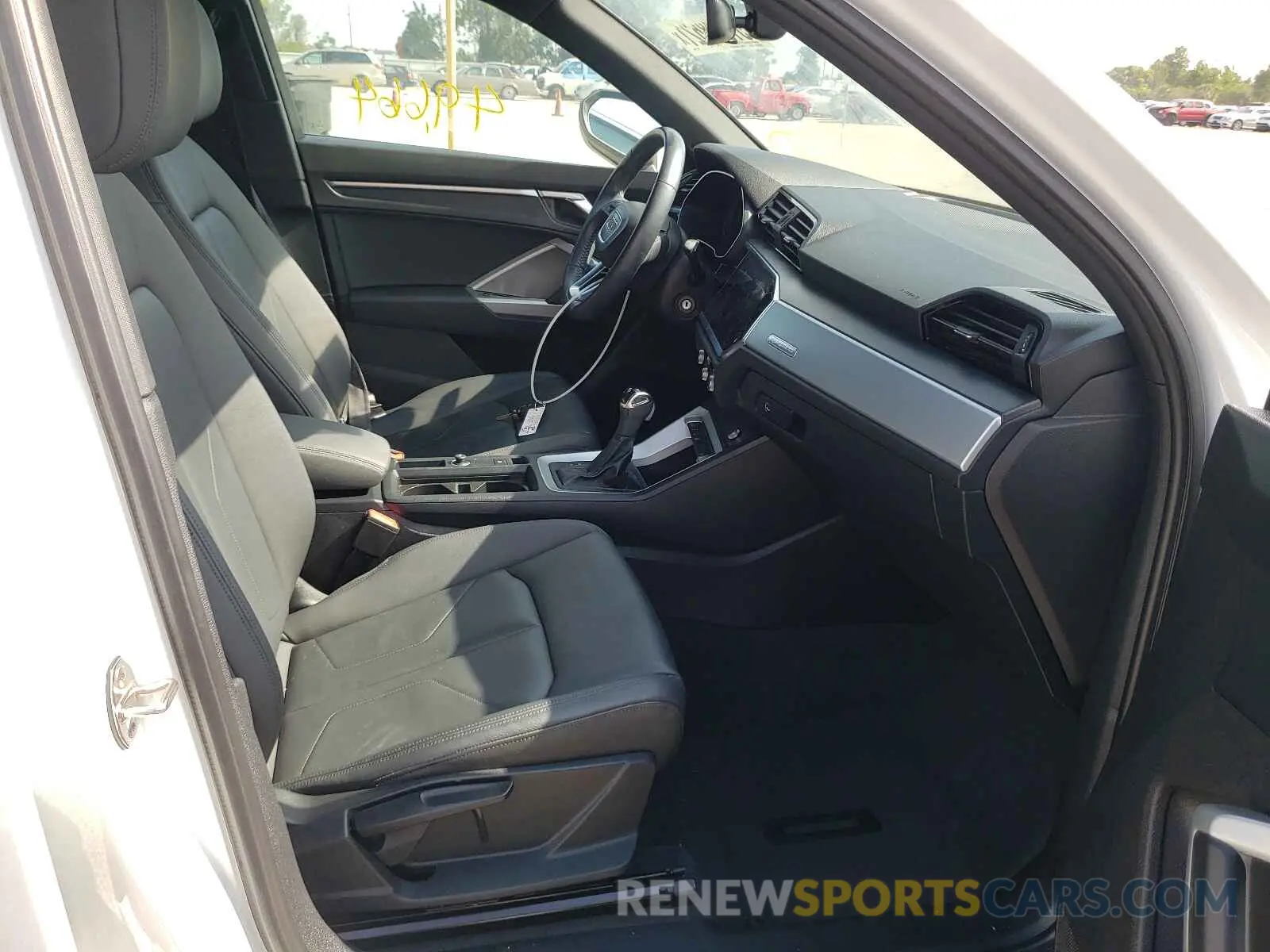 5 fotografías del automóvil dañado WA1AECF32K1079087 AUDI Q3 2019