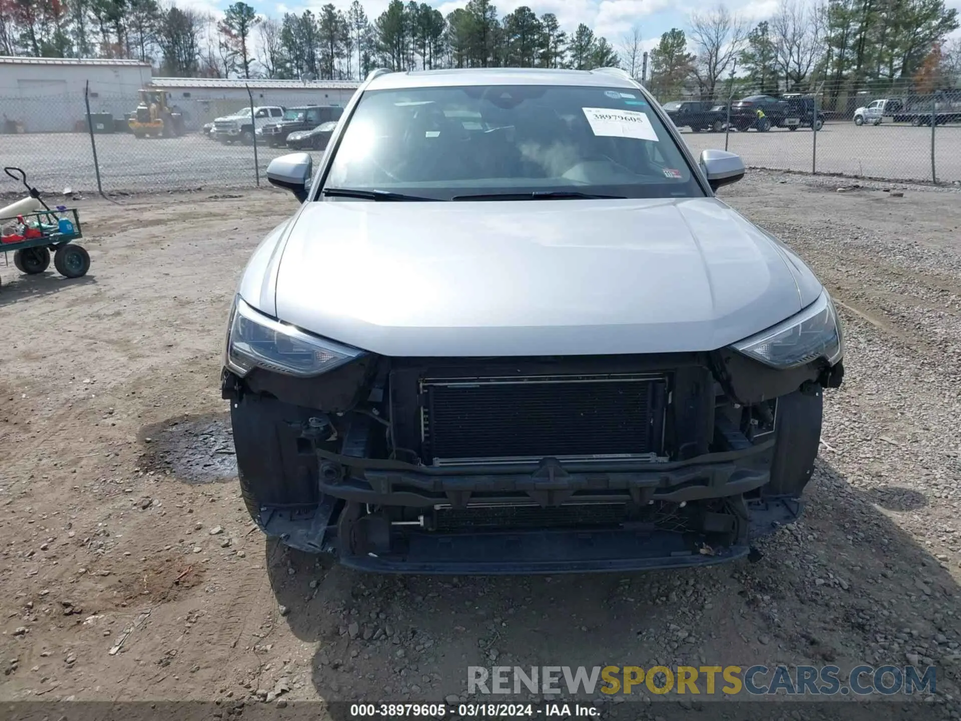 12 fotografías del automóvil dañado WA1AECF35K1073462 AUDI Q3 2019