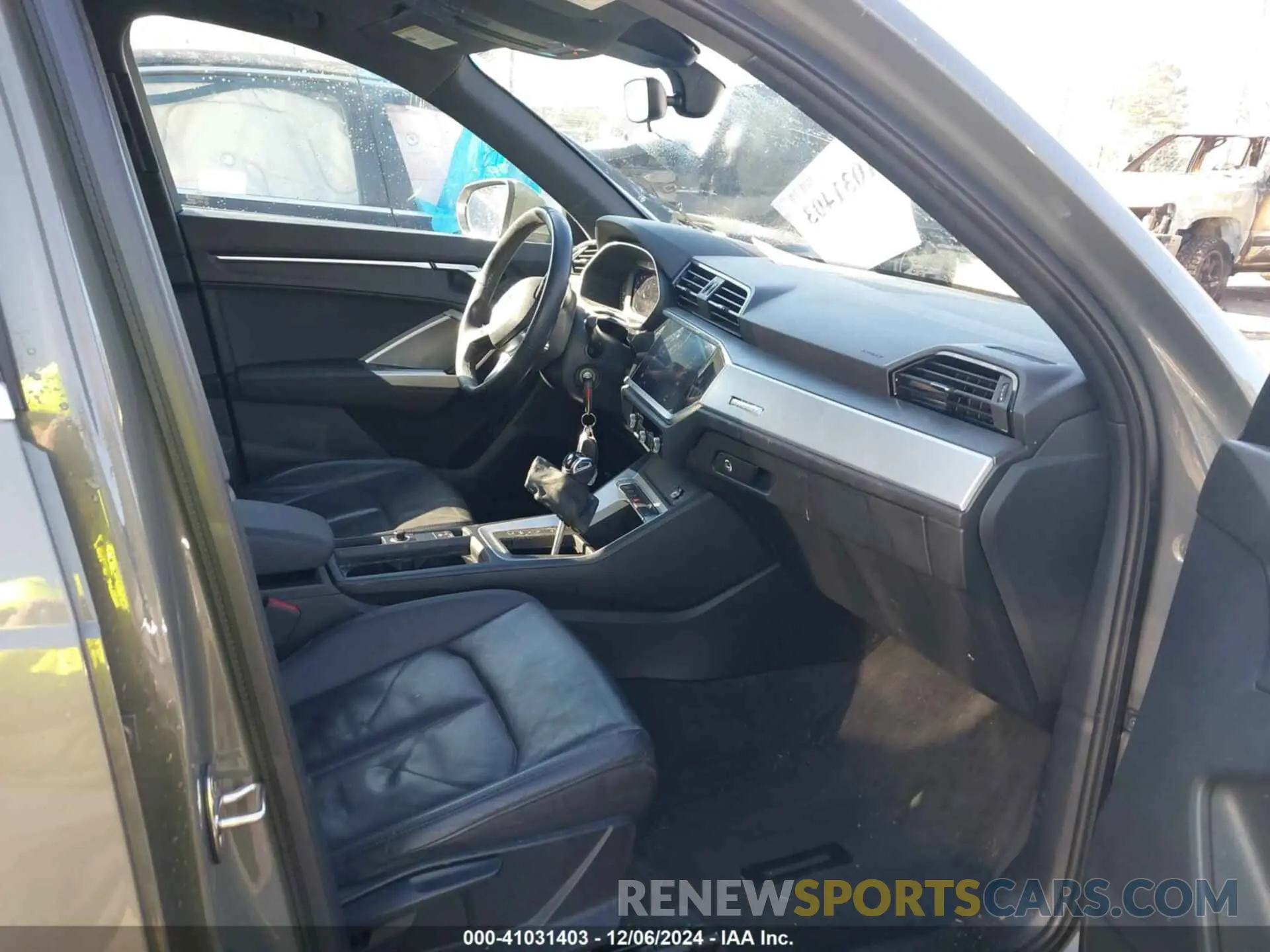 5 fotografías del automóvil dañado WA1AECF35K1079486 AUDI Q3 2019