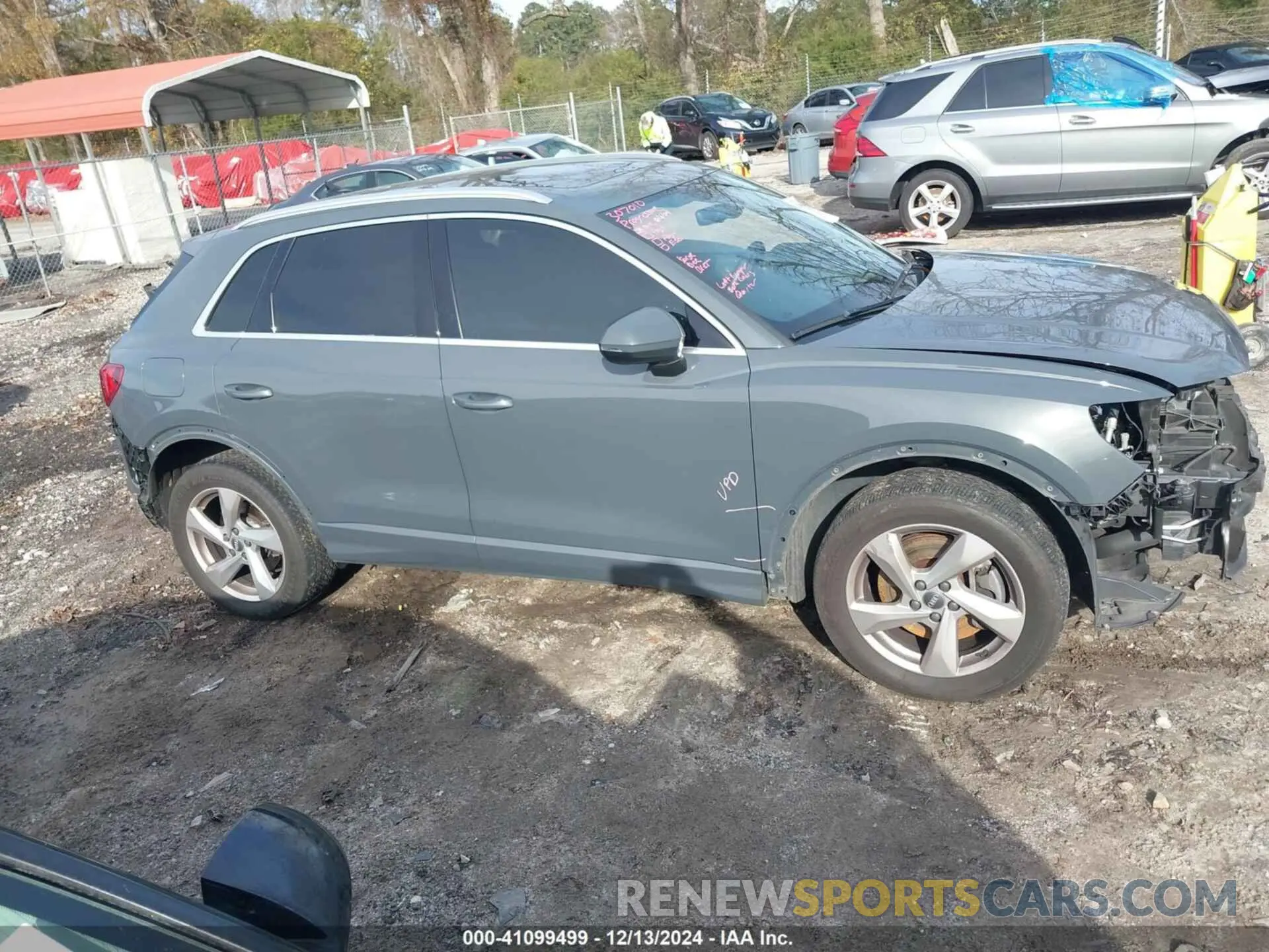 13 fotografías del automóvil dañado WA1AECF37K1076492 AUDI Q3 2019
