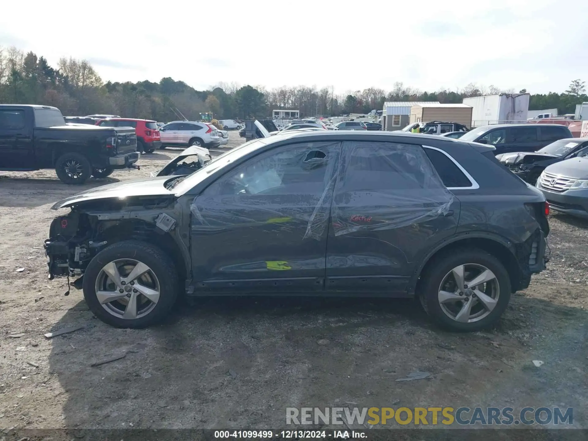 14 fotografías del automóvil dañado WA1AECF37K1076492 AUDI Q3 2019