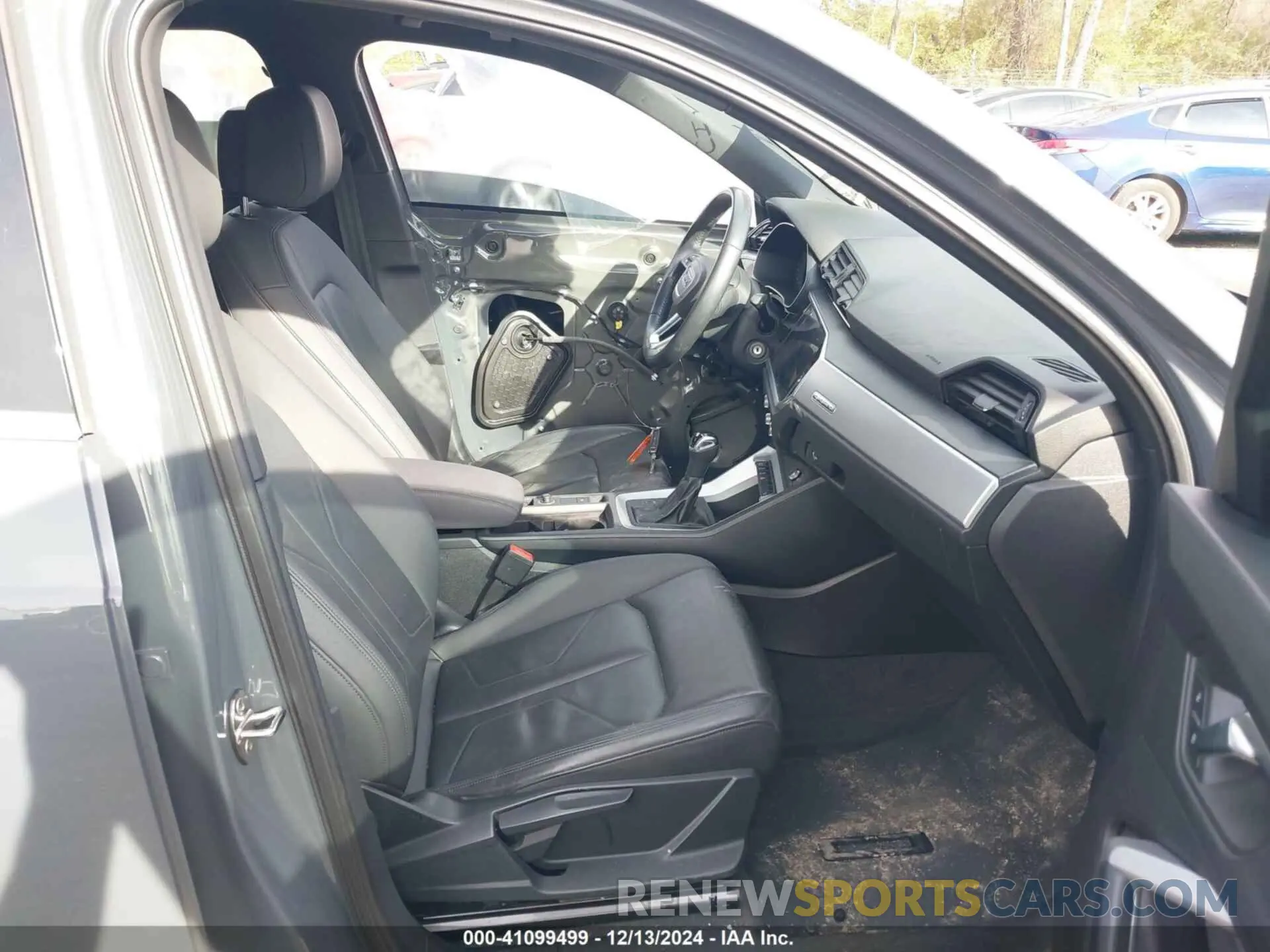 5 fotografías del automóvil dañado WA1AECF37K1076492 AUDI Q3 2019