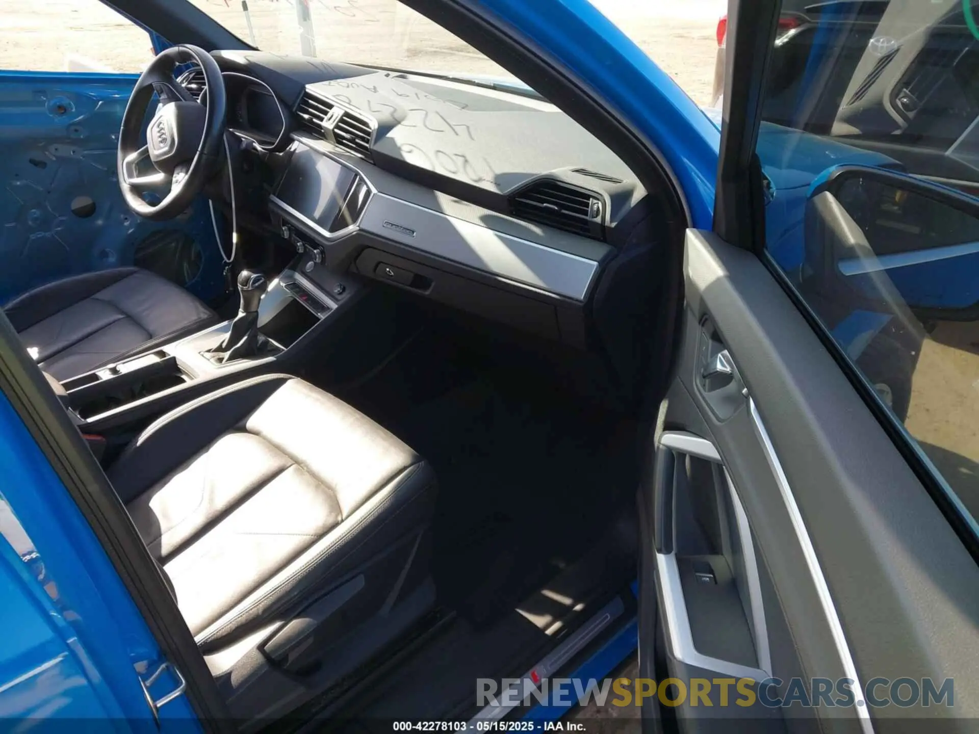 5 fotografías del automóvil dañado WA1DECF31K1082804 AUDI Q3 2019