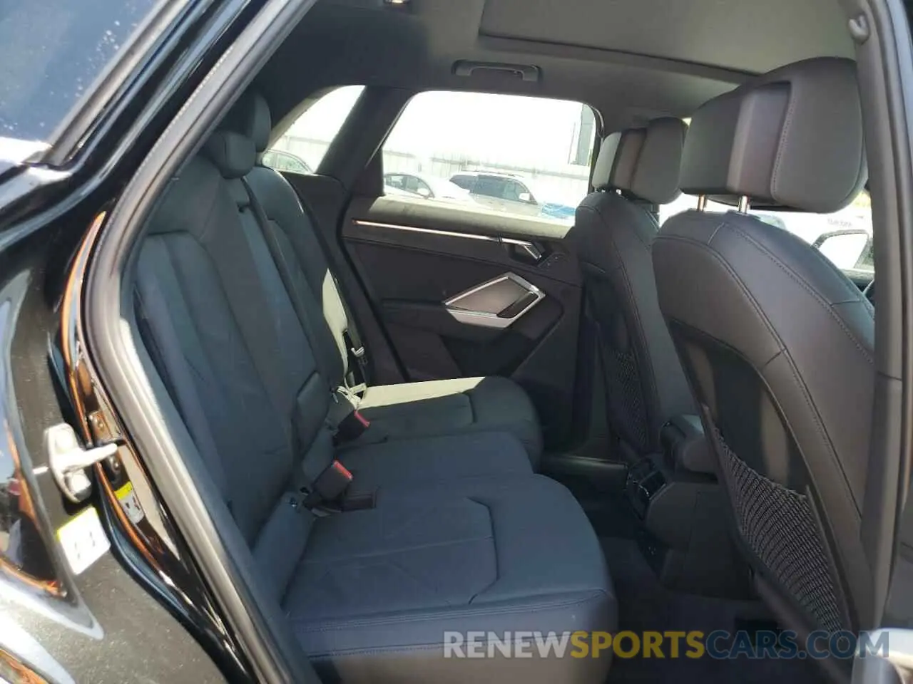 11 fotografías del automóvil dañado WA1DECF34K1082280 AUDI Q3 2019
