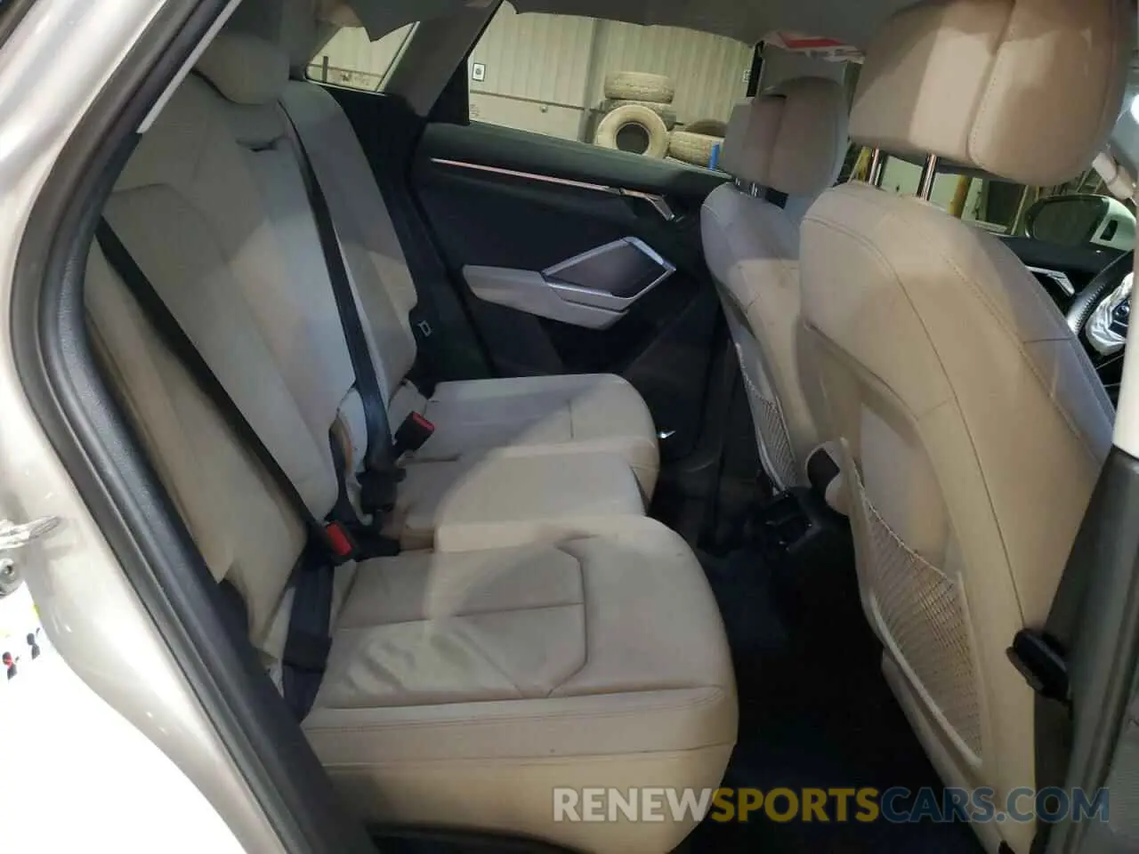 11 fotografías del automóvil dañado WA1EECF30K1064220 AUDI Q3 2019