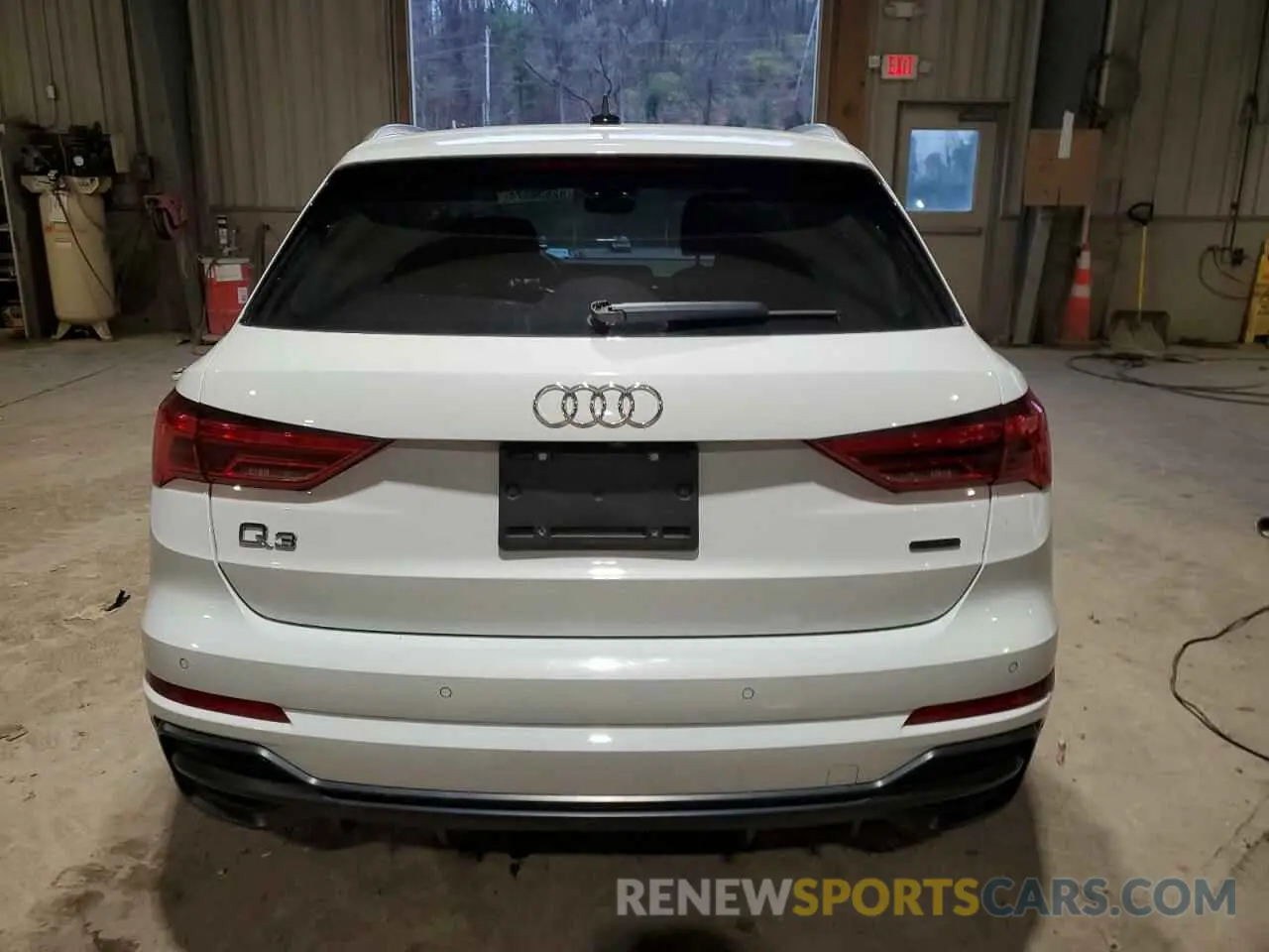 6 fotografías del automóvil dañado WA1EECF30K1064220 AUDI Q3 2019