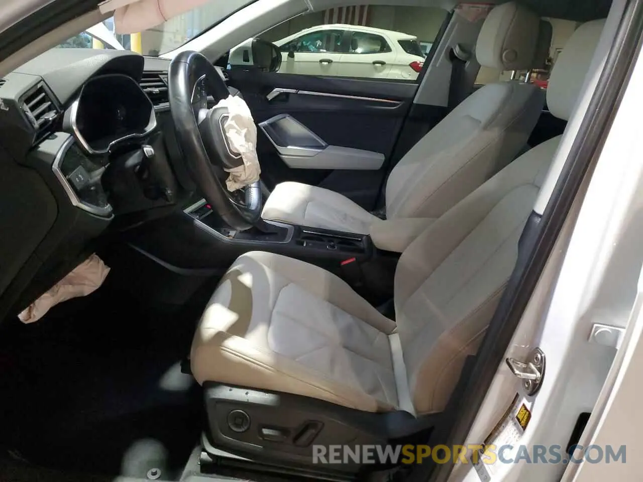 7 fotografías del automóvil dañado WA1EECF30K1064220 AUDI Q3 2019