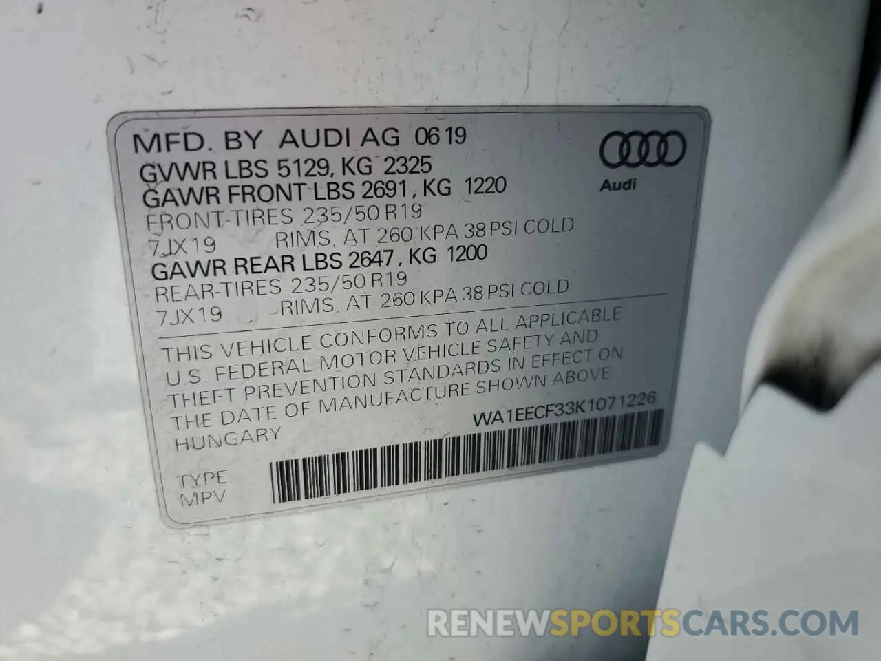 14 fotografías del automóvil dañado WA1EECF33K1071226 AUDI Q3 2019