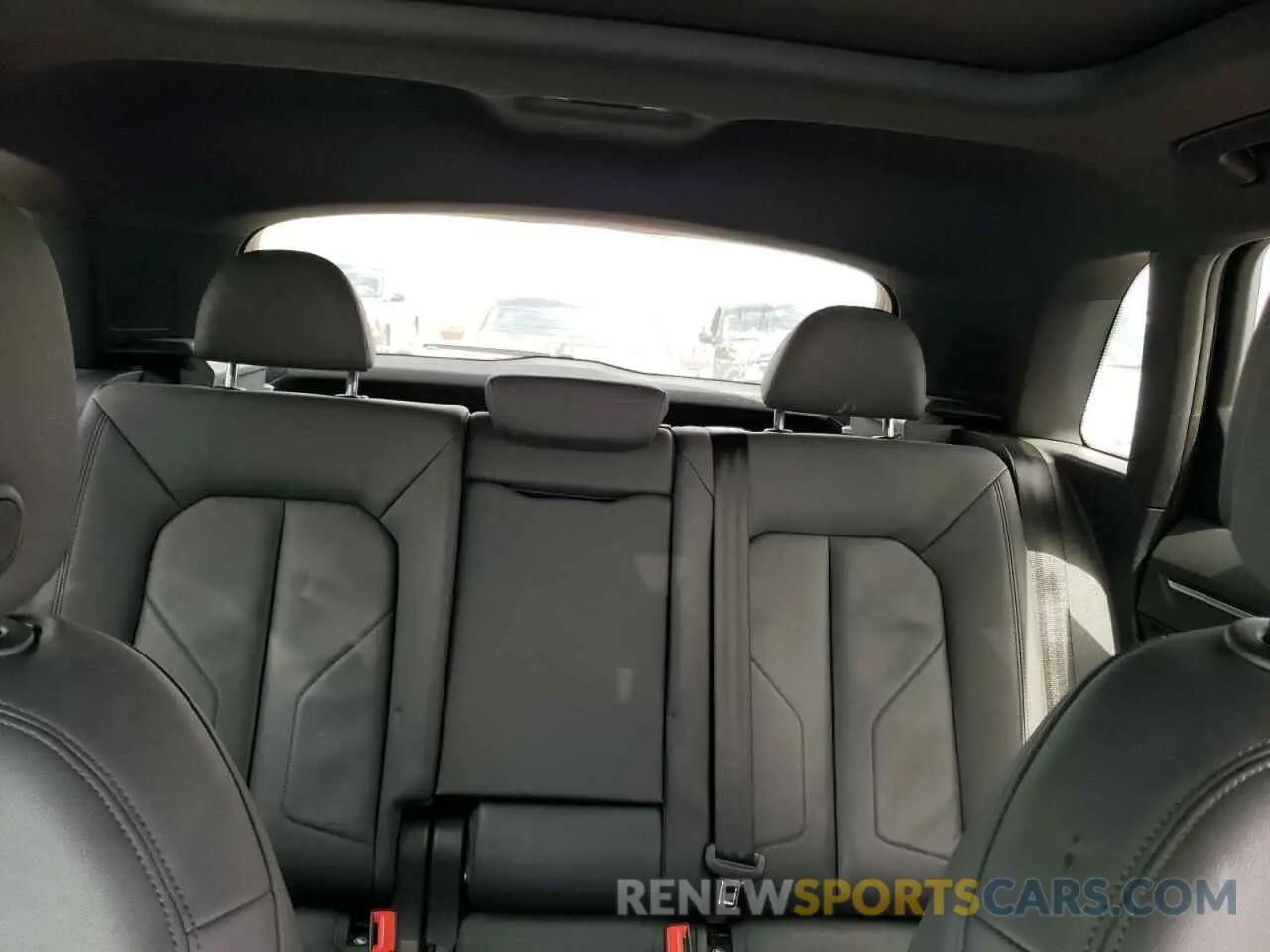 10 fotografías del automóvil dañado WA1EECF39K1088046 AUDI Q3 2019