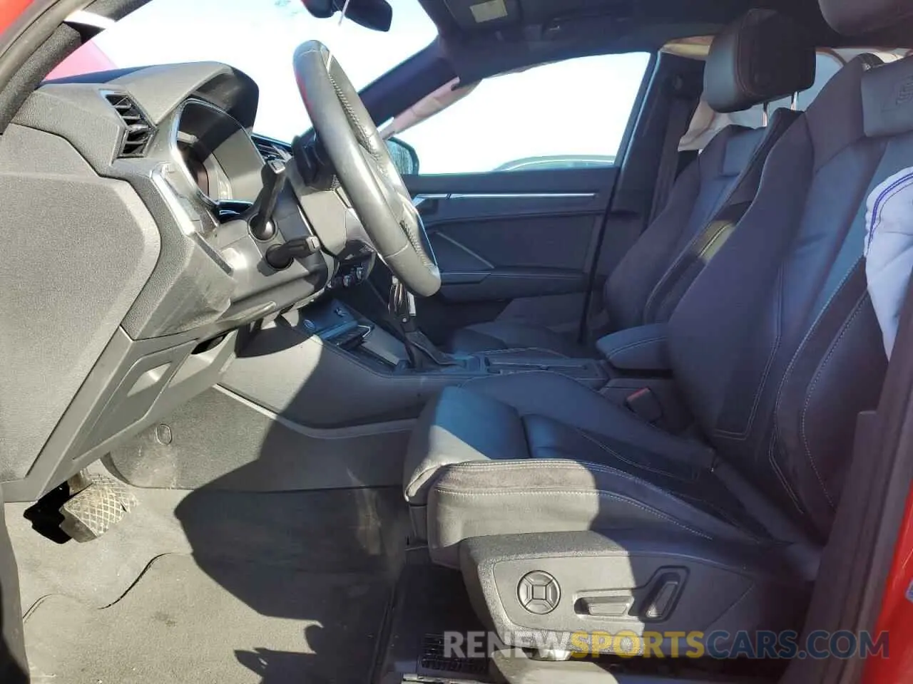 7 fotografías del automóvil dañado WA1FECF34K1072938 AUDI Q3 2019