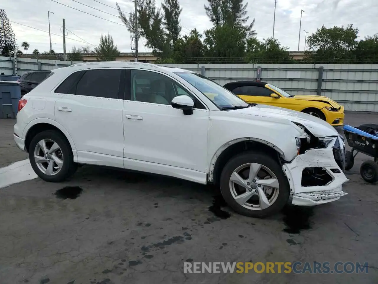 4 fotografías del automóvil dañado WA1AECF30L1045294 AUDI Q3 2020