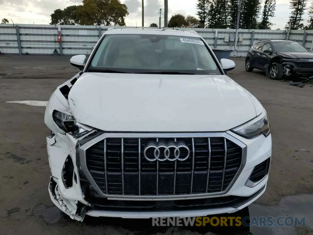 5 fotografías del automóvil dañado WA1AECF30L1045294 AUDI Q3 2020