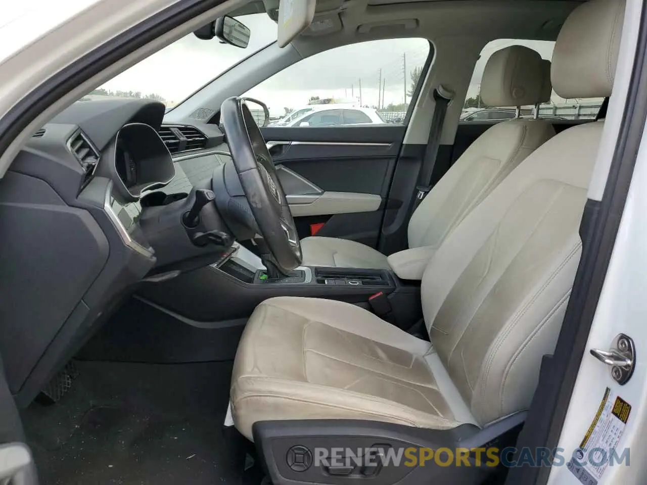 7 fotografías del automóvil dañado WA1AECF30L1045294 AUDI Q3 2020