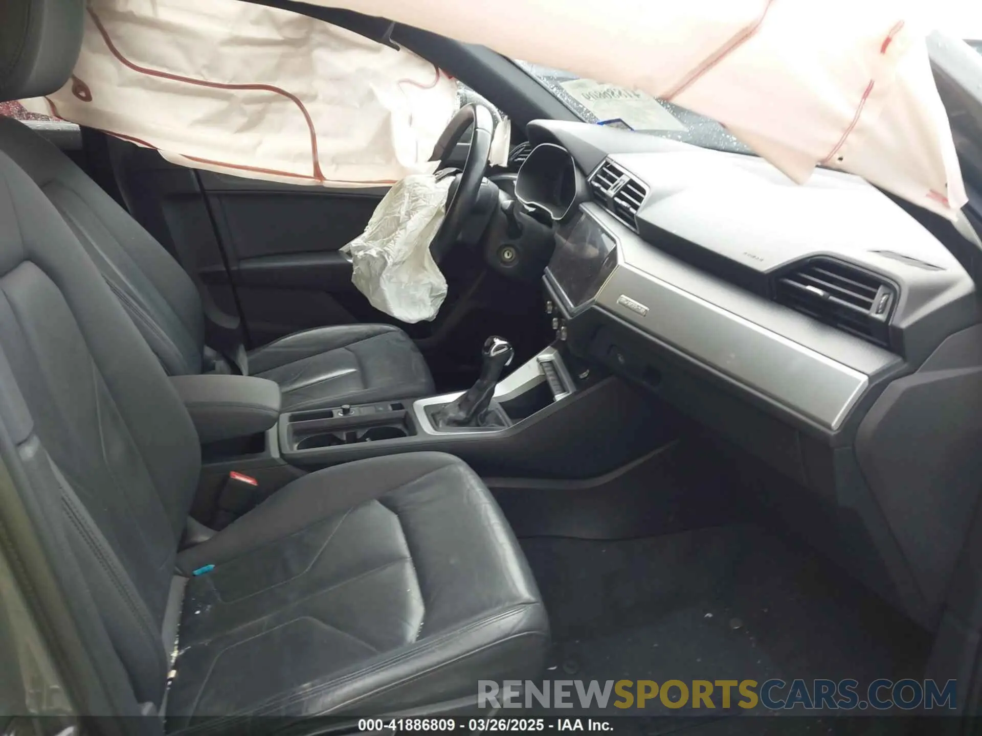 5 fotografías del automóvil dañado WA1AECF30L1052472 AUDI Q3 2020